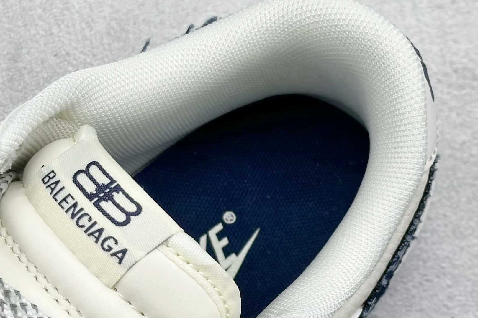 Nike SB Dunk Low x Balenciaga 黑白小勾  XD1588-231