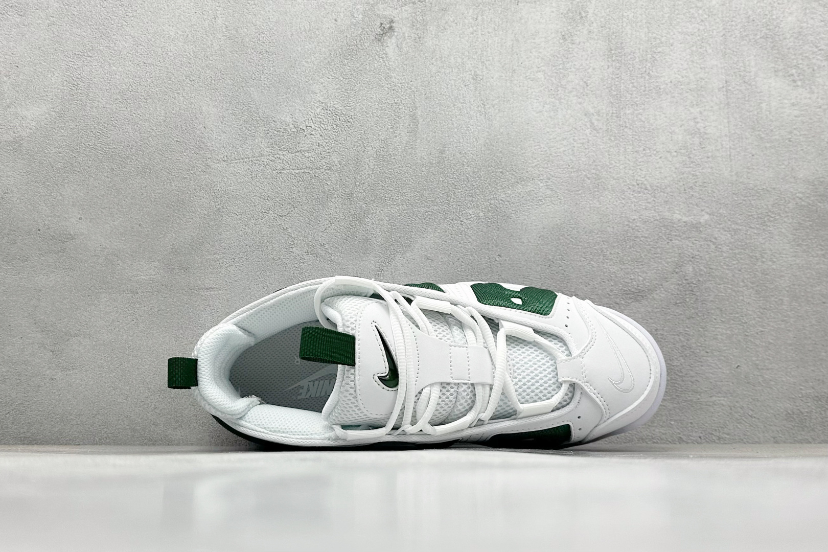 CNike Air More Uptempo  Air More Uptempo绝对是耐克篮球鞋 FZ3055-102