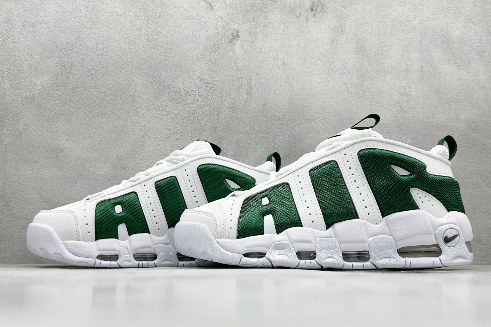 CNike Air More Uptempo  Air More Uptempo绝对是耐克篮球鞋 FZ3055-102