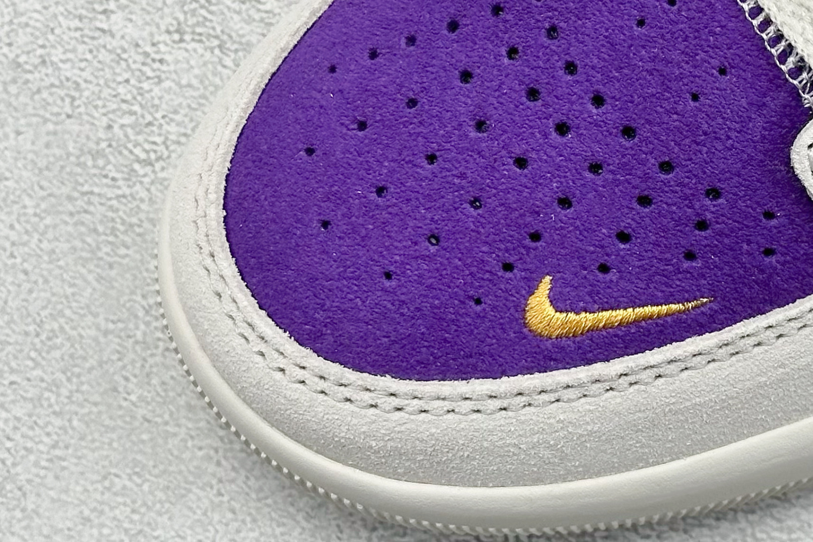 FS版 Nike SB Force 58 硫化杯底 传统篮球风格 Nike SB Force 58 男/女滑板鞋 DV5477-403
