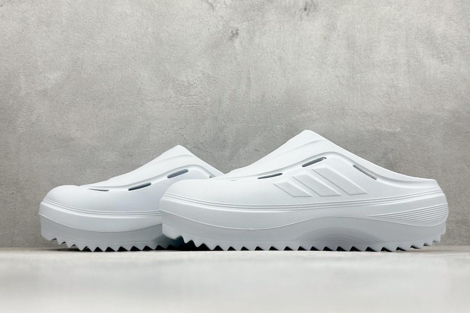 XD版AD OZWAVE CLOG 防滑包头 厨师鞋二代 稳定缓震回弹厚底老爹拖鞋  JR9273