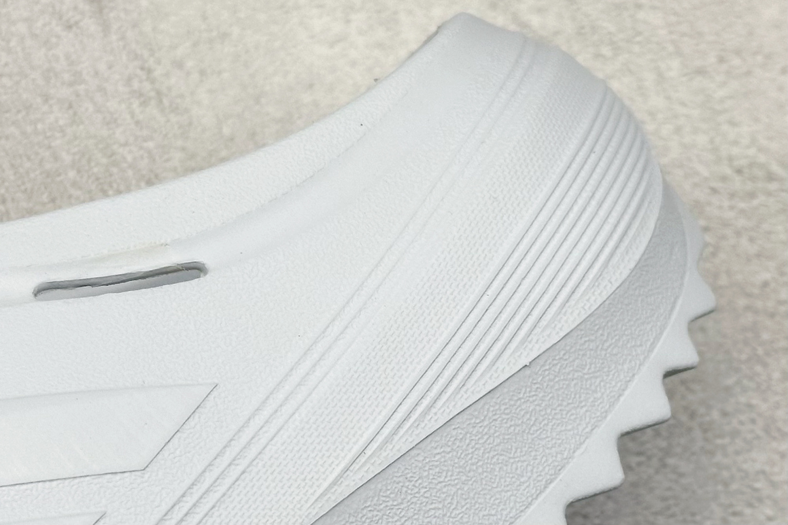 XD版AD OZWAVE CLOG 防滑包头 厨师鞋二代 稳定缓震回弹厚底老爹拖鞋  JR9273