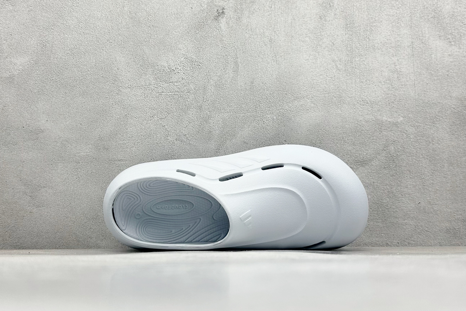 XD版AD OZWAVE CLOG 防滑包头 厨师鞋二代 稳定缓震回弹厚底老爹拖鞋  JR9273