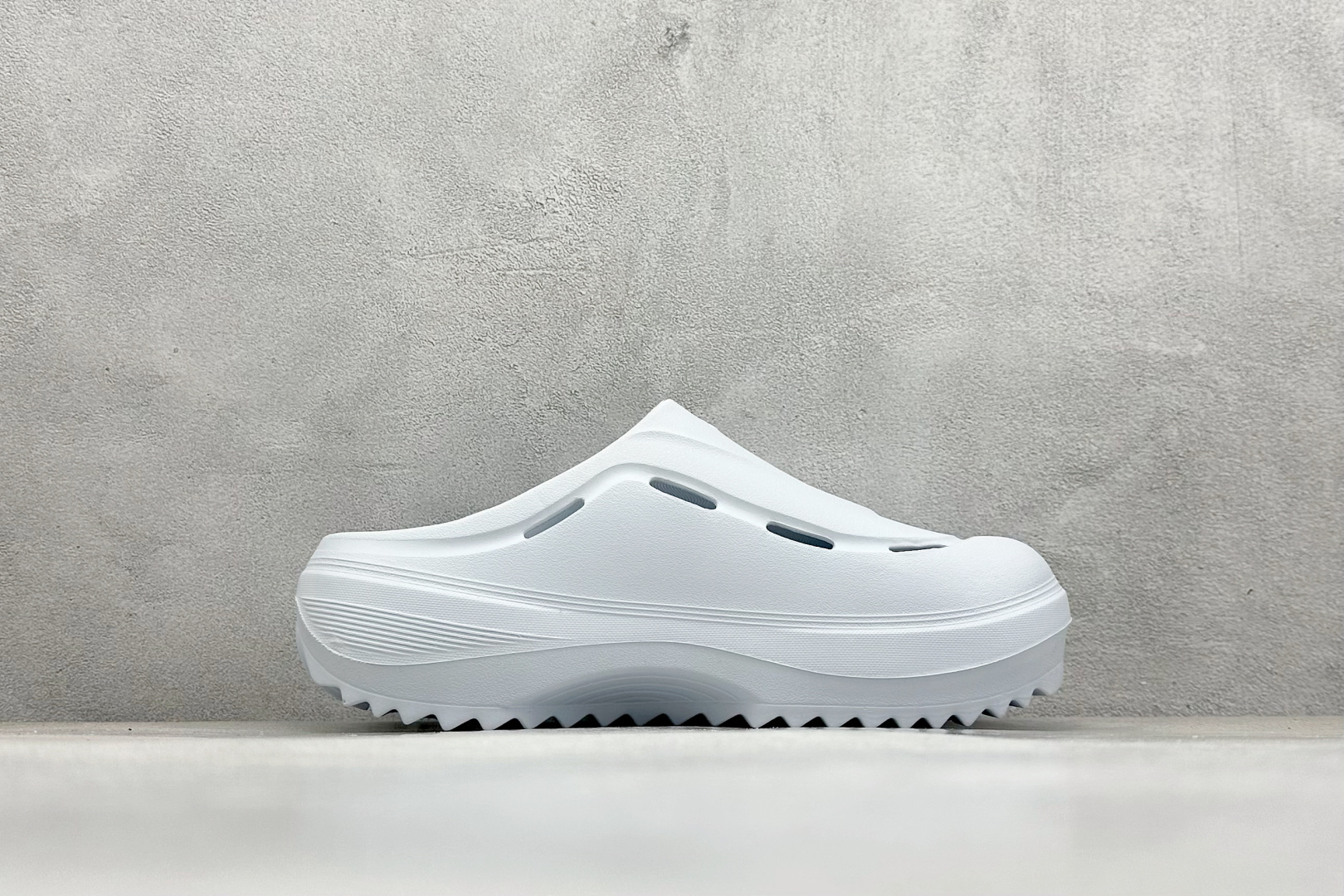 XD版AD OZWAVE CLOG 防滑包头 厨师鞋二代 稳定缓震回弹厚底老爹拖鞋  JR9273