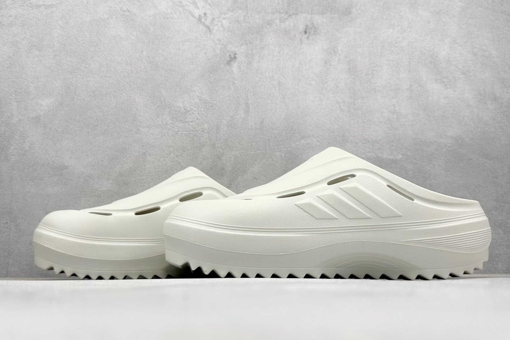 XD版AD OZWAVE CLOG 防滑包头 厨师鞋二代 稳定缓震回弹厚底老爹拖鞋  JR6758