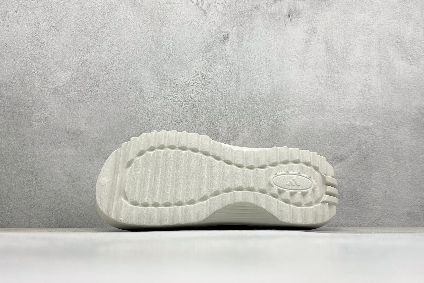 XD版AD OZWAVE CLOG 防滑包头 厨师鞋二代 稳定缓震回弹厚底老爹拖鞋  JR6758