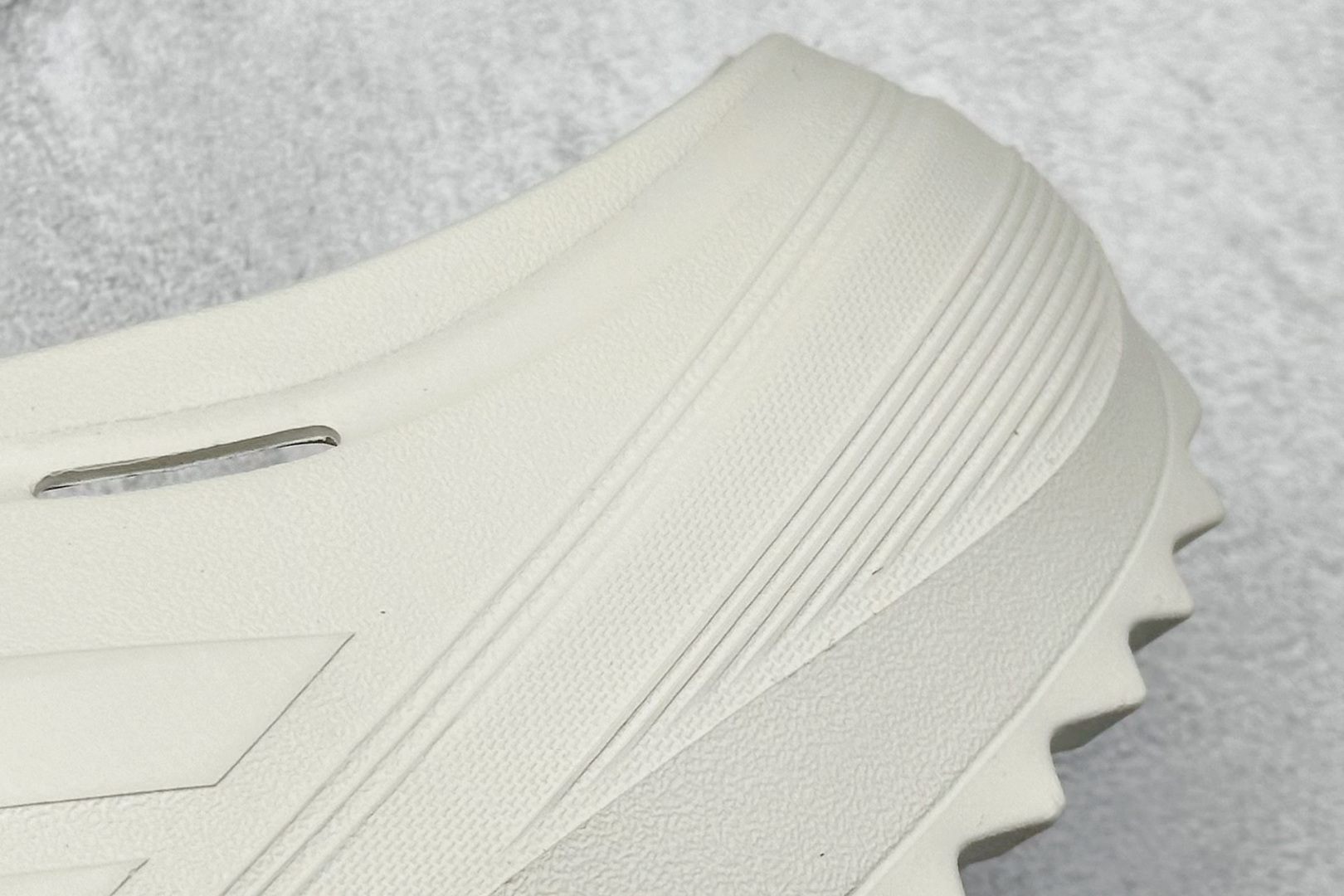 XD版AD OZWAVE CLOG 防滑包头 厨师鞋二代 稳定缓震回弹厚底老爹拖鞋  JR6758