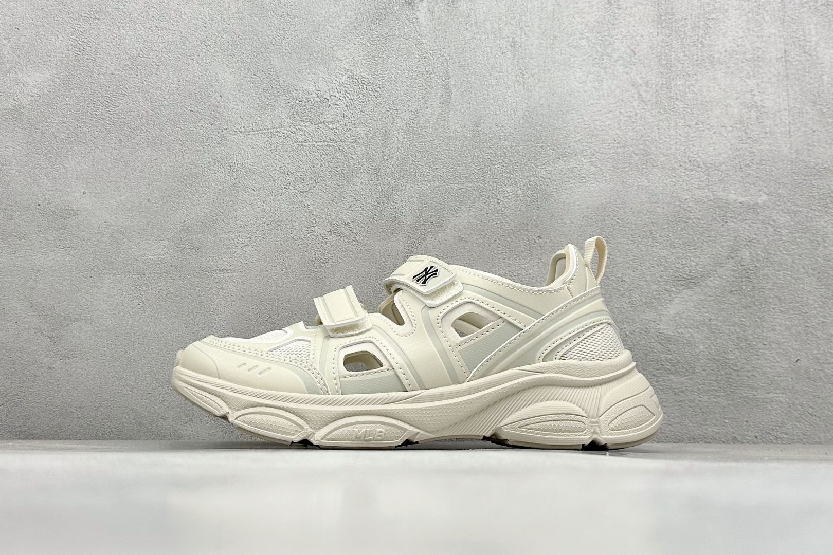 MLB Big Ball Chunky Mesh 厚底老爹系列低帮魔术贴轻量休闲运动慢跑鞋 尺码：35 36 37 37.5 38 38.5 39 40 40.5 41 42 42.5 43 44 45-选品中心