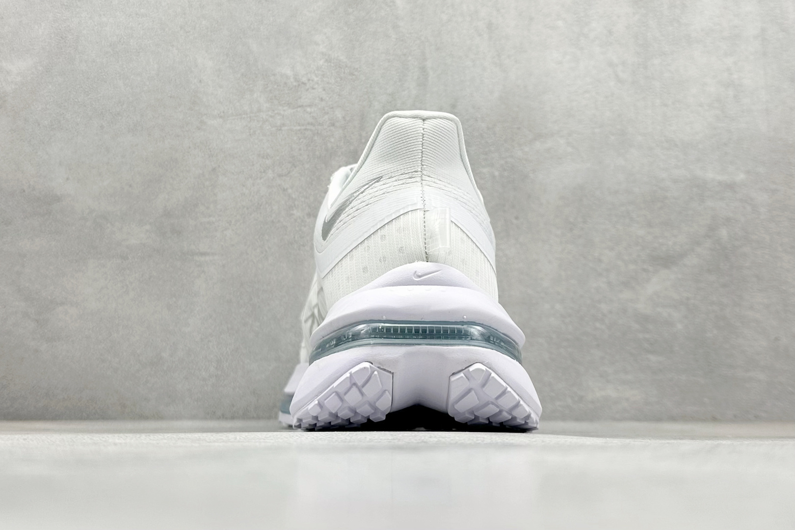 图片[6]-Nike Air Zoom Pegasus Premium 耐克网面全掌气垫缓震跑鞋  #全掌可见的Air Zoom首次在Pegasus系列中出现，模仿了Vaporfly的碳板曲线，增强了跑步时的流畅过渡。  货号：HQ2592-102 尺码：36-45-选品中心