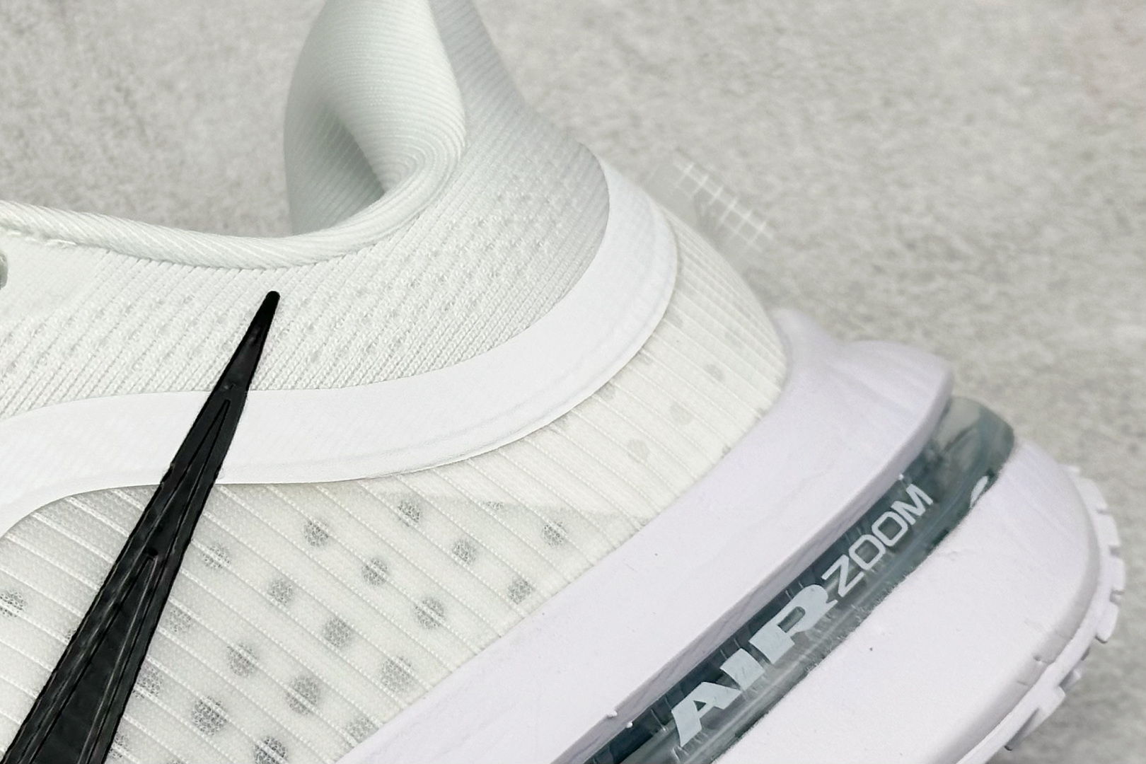 图片[9]-Nike Air Zoom Pegasus Premium 耐克网面全掌气垫缓震跑鞋  #全掌可见的Air Zoom首次在Pegasus系列中出现，模仿了Vaporfly的碳板曲线，增强了跑步时的流畅过渡。  货号：HQ2592-102 尺码：36-45-选品中心