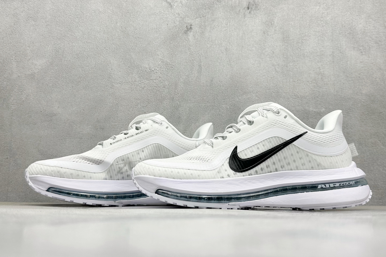 图片[5]-Nike Air Zoom Pegasus Premium 耐克网面全掌气垫缓震跑鞋  #全掌可见的Air Zoom首次在Pegasus系列中出现，模仿了Vaporfly的碳板曲线，增强了跑步时的流畅过渡。  货号：HQ2592-102 尺码：36-45-选品中心