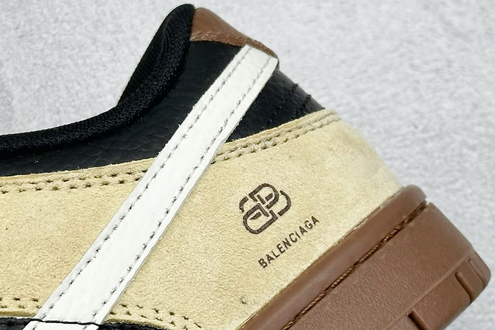 240 Nike SB Dunk Low x Balenciaga 棕黑小勾  FX1588-313