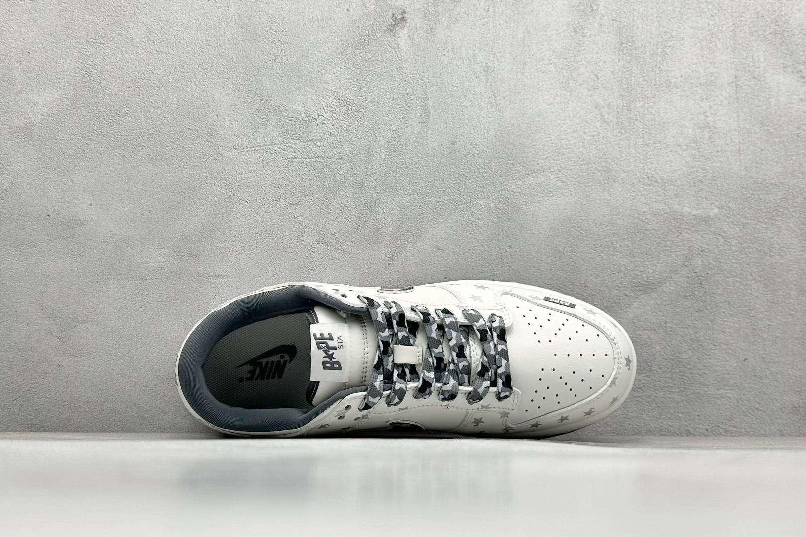 图片[3]-福利特价  Nk SB Dunk Low 猿人头联名 周年高端定制 低帮休闲板鞋  #定制鞋盒 大厂纯原品质出货 超高清洁度 皮料切割干净无任何毛边 细节完美 货号：DQ1098-351  尺码：36 36.5 37.5 38 38.5 39 40 40.5 41 42 42.5 43 44 44.5 45-选品中心