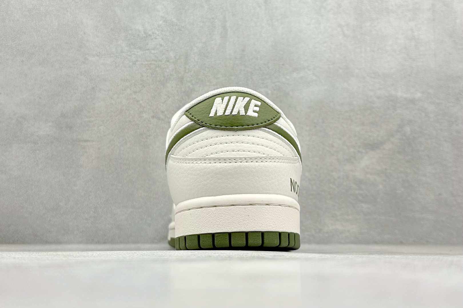 图片[6]-福利特价  Nk SB Dunk Low NOCTA联名 周年高端定制 低帮休闲板鞋  #定制鞋盒 大厂纯原品质出货 超高清洁度 皮料切割干净无任何毛边 细节完美 货号：DQ1098-388  尺码：36 36.5 37.5 38 38.5 39 40 40.5 41 42 42.5 43 44 44.5 45-选品中心