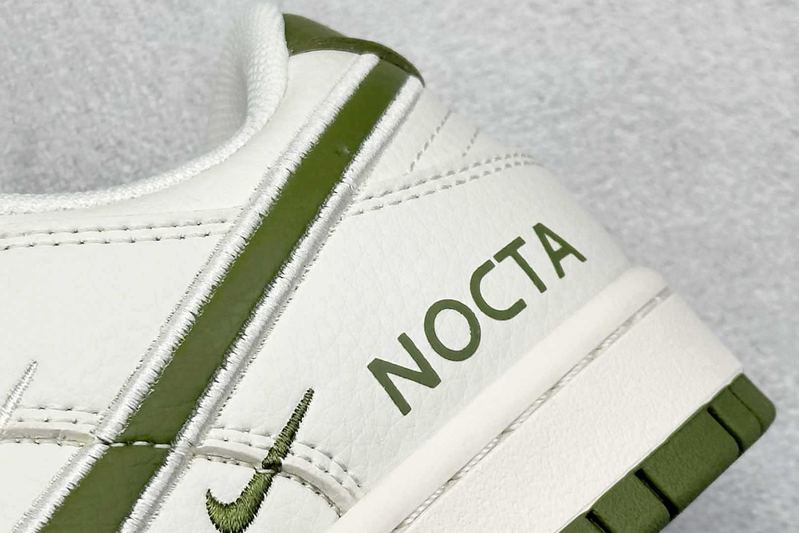 图片[9]-福利特价  Nk SB Dunk Low NOCTA联名 周年高端定制 低帮休闲板鞋  #定制鞋盒 大厂纯原品质出货 超高清洁度 皮料切割干净无任何毛边 细节完美 货号：DQ1098-388  尺码：36 36.5 37.5 38 38.5 39 40 40.5 41 42 42.5 43 44 44.5 45-选品中心