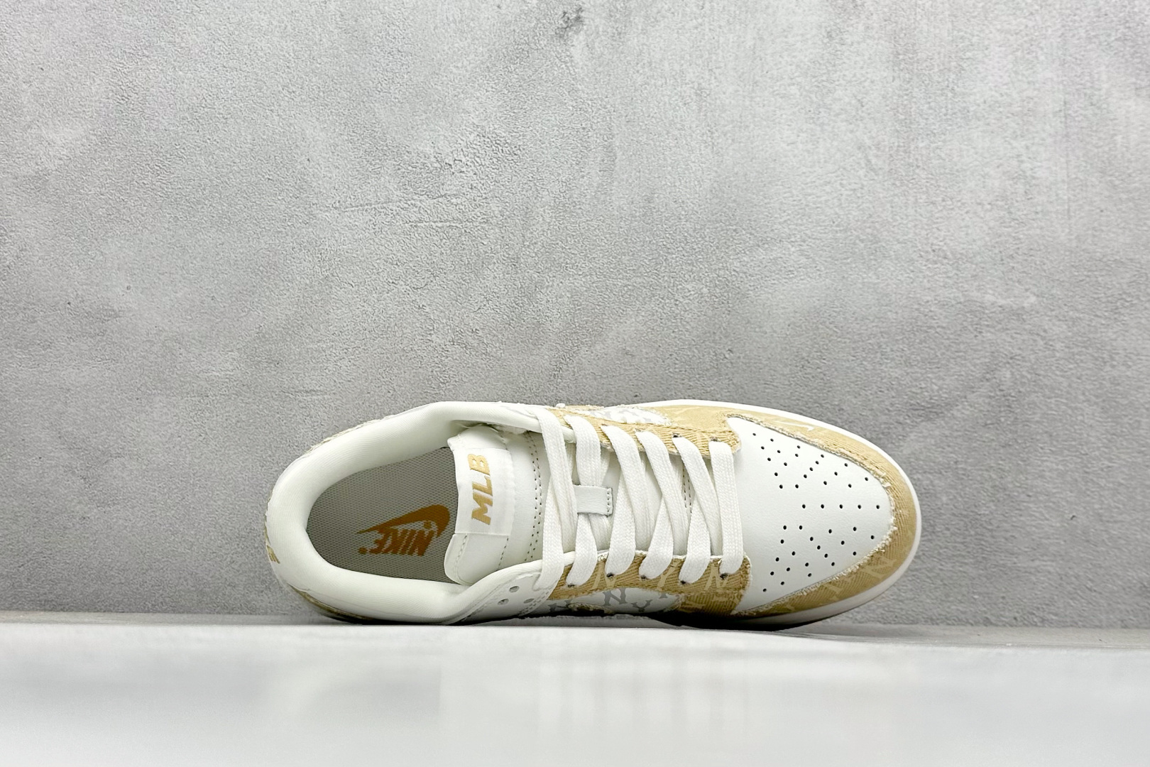 图片[3]-福利特价  Nk SB Dunk Low MLB联名 周年高端定制 低帮休闲板鞋  #定制鞋盒 大厂纯原品质出货 超高清洁度 皮料切割干净无任何毛边 细节完美 货号：DQ1098-346  尺码：36 36.5 37.5 38 38.5 39 40 40.5 41 42 42.5 43 44 44.5 45-选品中心