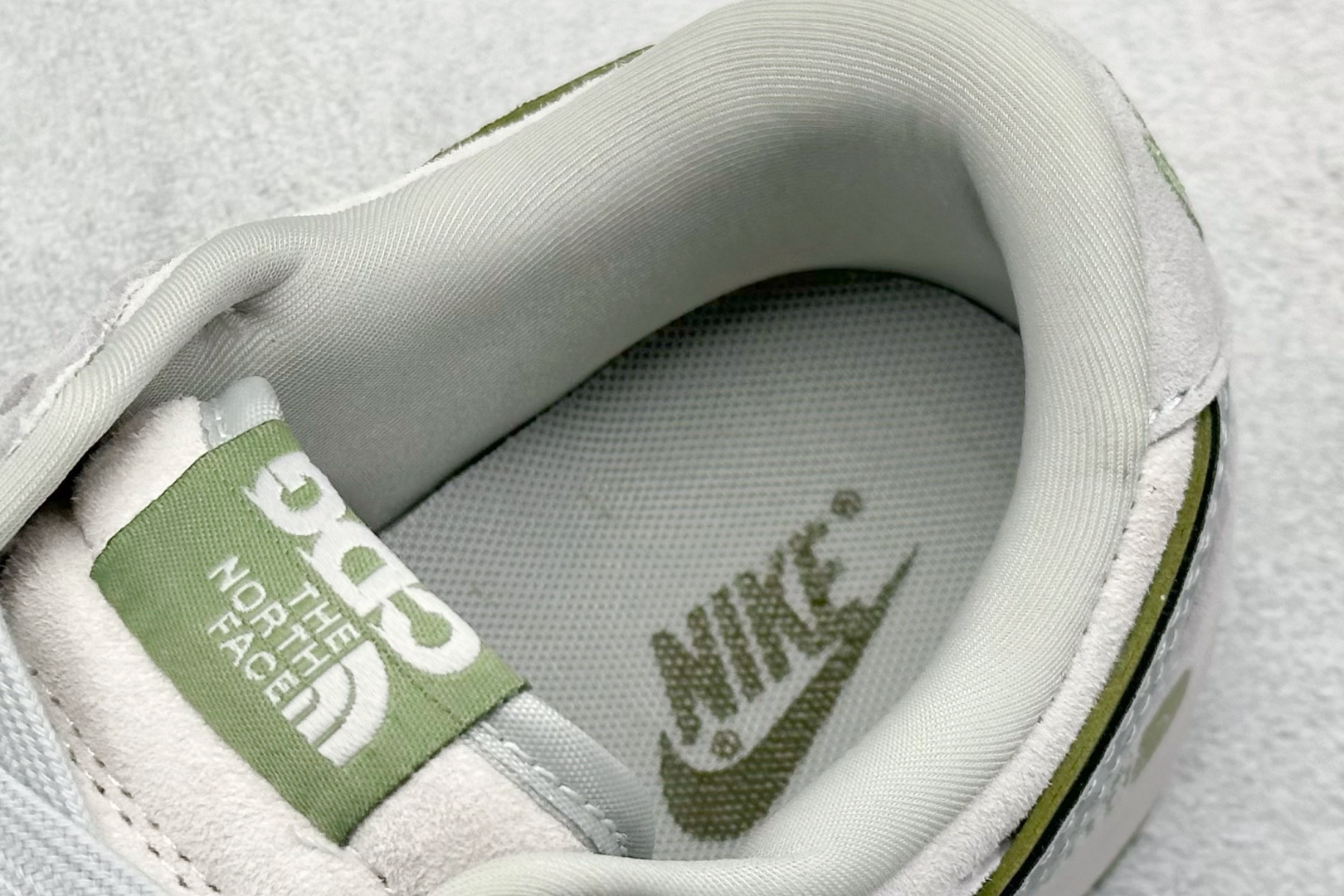 图片[8]-福利特价  Nk SB Dunk Low 北面联名 周年高端定制 低帮休闲板鞋  #定制鞋盒 大厂纯原品质出货 超高清洁度 皮料切割干净无任何毛边 细节完美 货号：DQ1098-397  尺码：36 36.5 37.5 38 38.5 39 40 40.5 41 42 42.5 43 44 44.5 45-选品中心