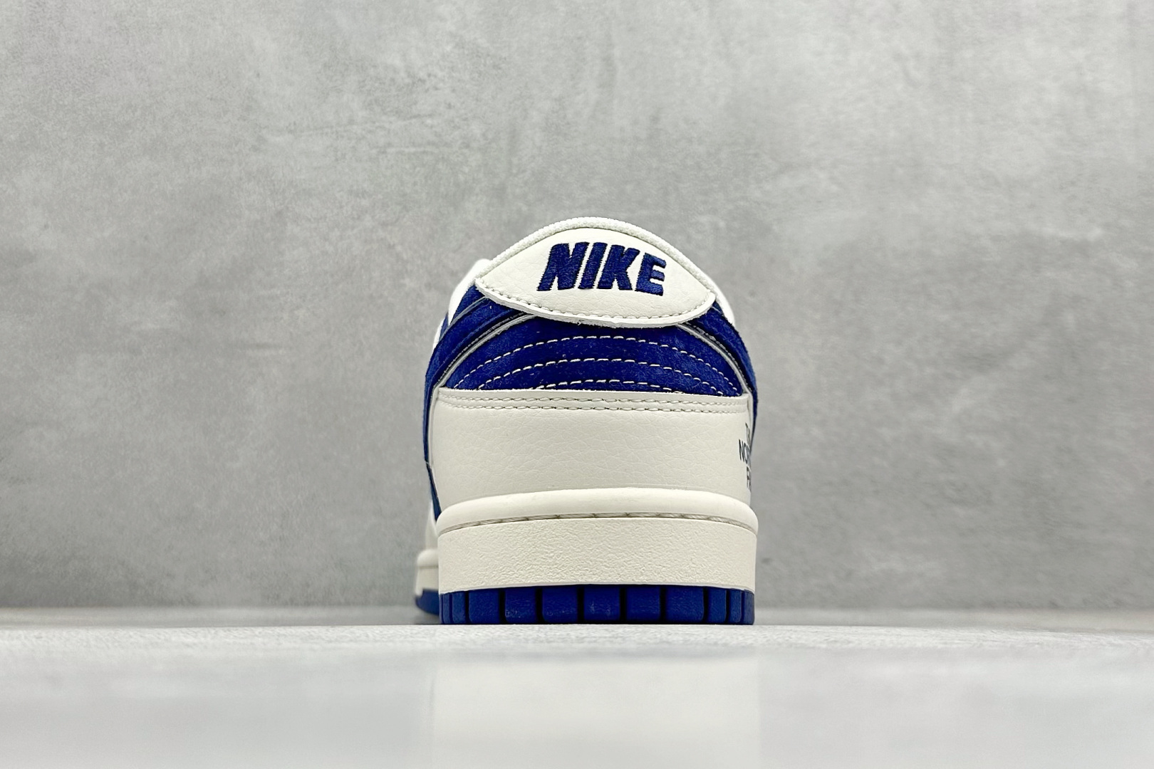 图片[6]-福利特价  Nk SB Dunk Low 北面联名 周年高端定制 低帮休闲板鞋  #定制鞋盒 大厂纯原品质出货 超高清洁度 皮料切割干净无任何毛边 细节完美 货号：DQ1098-512  尺码：36 36.5 37.5 38 38.5 39 40 40.5 41 42 42.5 43 44 44.5 45-选品中心