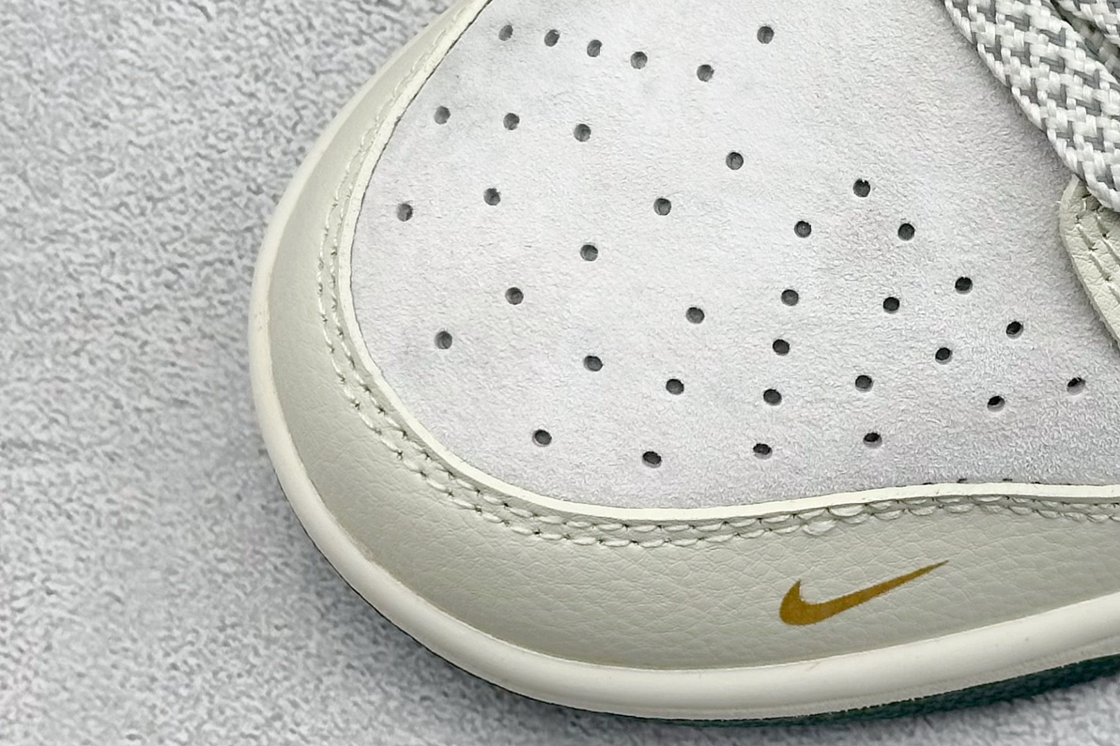 图片[7]-福利特价  Nk SB Dunk Low GUCCI联名 周年高端定制 低帮休闲板鞋  #定制鞋盒 大厂纯原品质出货 超高清洁度 皮料切割干净无任何毛边 细节完美 货号：DQ1098-390  尺码：36 36.5 37.5 38 38.5 39 40 40.5 41 42 42.5 43 44 44.5 45-选品中心