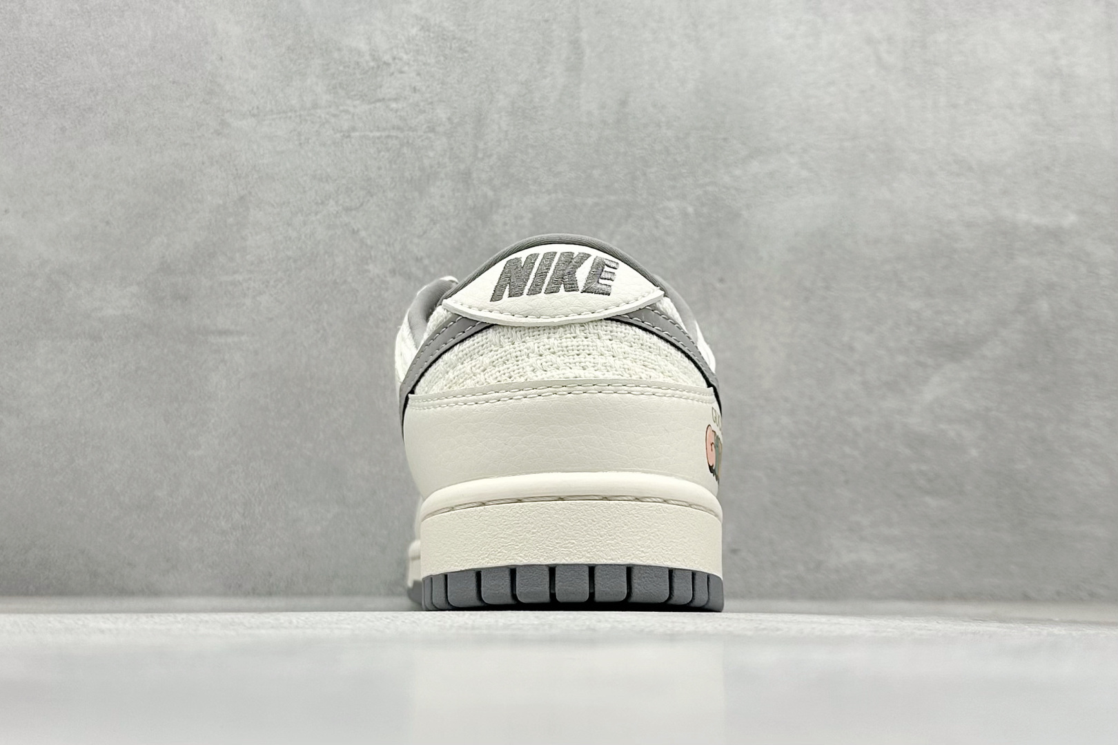 图片[6]-福利特价  Nk SB Dunk Low GUCCI联名 周年高端定制 低帮休闲板鞋  #定制鞋盒 大厂纯原品质出货 超高清洁度 皮料切割干净无任何毛边 细节完美 货号：DQ1098-383  尺码：36 36.5 37.5 38 38.5 39 40 40.5 41 42 42.5 43 44 44.5 45-选品中心
