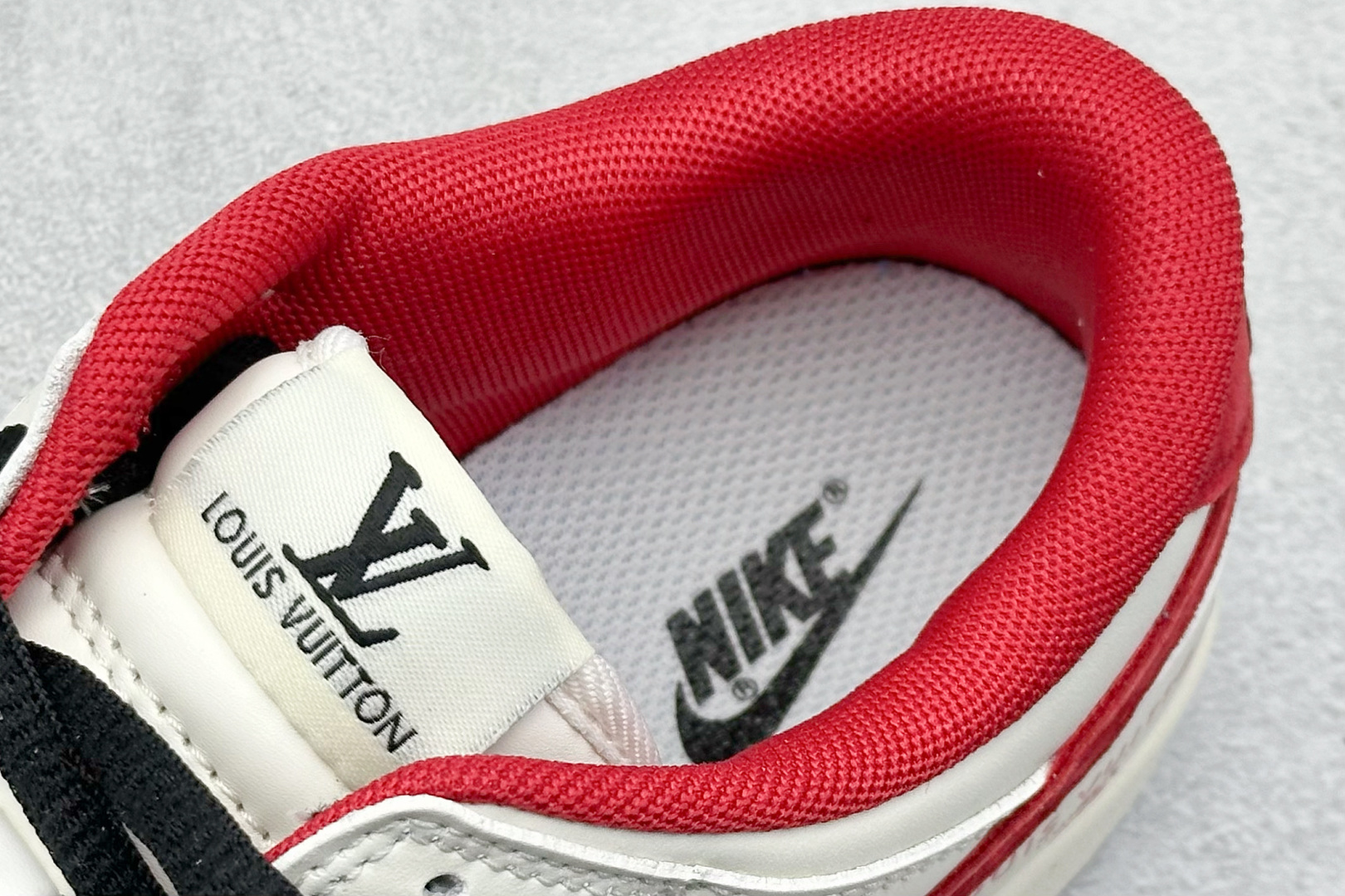 图片[8]-福利特价  Nk SB Dunk Low LV联名-米黑红 夜光 周年高端定制 低帮休闲板鞋 #定制鞋盒 大厂纯原品质出货 超高清洁度 皮料切割干净无任何毛边 细节完美 货号：JH8035-931 尺码：36 36.5 37.5 38 38.5 39 40 40.5 41 42 42.5 43 44 44.5 45-选品中心