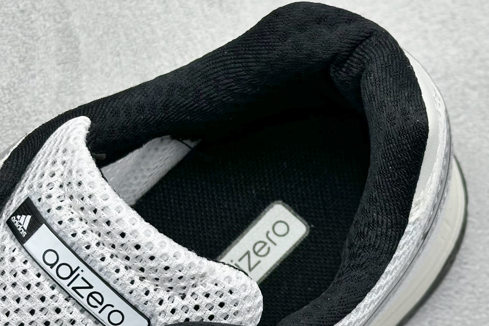 图片[8]-福利特价  AD Originals SL 72 x BAD BUNNY ADIZERO 阿迪休闲防滑耐磨低帮板鞋 经典低帮设计和橡胶外底，采用舒爽尼龙鞋面，绒面革饰面和皮革细节 搭载着 Ecotex 鞋舌，更添质感，EVA 中底设计助你舒适出行 货号：JI2686 尺码：36 36.5 37 38 38.5 39 40 40.5 41 42 42.5 43 44 44.5 45-选品中心