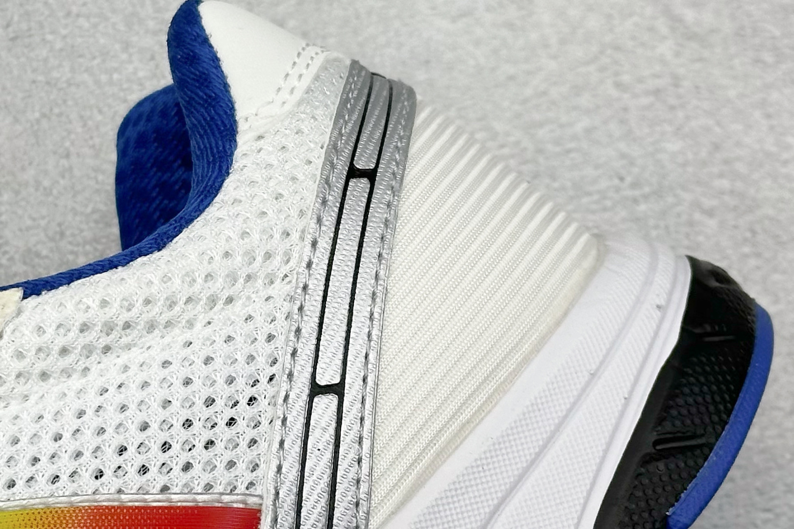 图片[9]-福利特价  AD Originals SL 72 x BAD BUNNY ADIZERO 阿迪休闲防滑耐磨低帮板鞋 经典低帮设计和橡胶外底，采用舒爽尼龙鞋面，绒面革饰面和皮革细节 搭载着 Ecotex 鞋舌，更添质感，EVA 中底设计助你舒适出行 货号：JI2684 尺码：36 36.5 37 38 38.5 39 40 40.5 41 42 42.5 43 44 44.5 45-选品中心