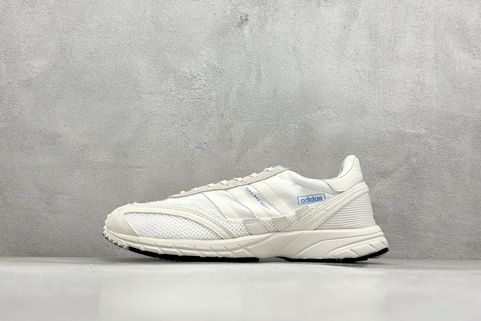 福利特价  AD Originals SL 72 x BAD BUNNY ADIZERO 阿迪休闲防滑耐磨低帮板鞋 经典低帮设计和橡胶外底，采用舒爽尼龙鞋面，绒面革饰面和皮革细节 搭载着 Ecotex 鞋舌，更添质感，EVA 中底设计助你舒适出行 货号：JP8816 尺码：36 36.5 37 38 38.5 39 40 40.5 41 42 42.5 43 44 44.5 45-选品中心