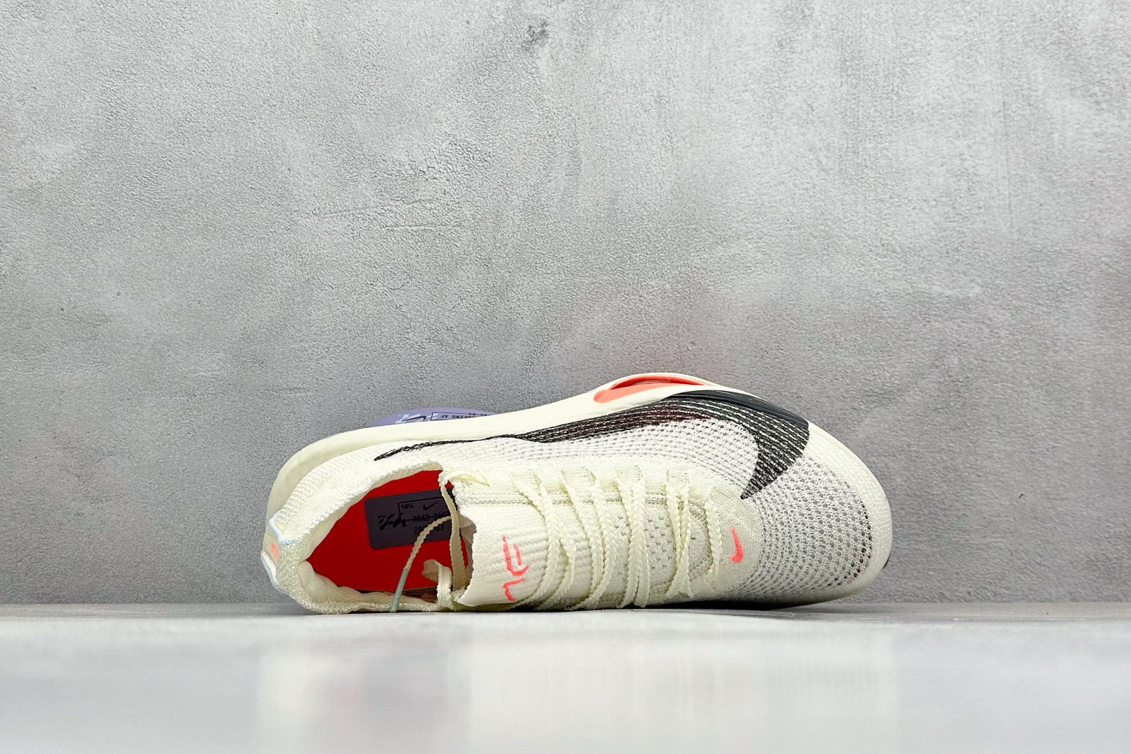 图片[3]-Nike Zoom VaporFly Next 3% \”Prototype\” 超级马拉松跑鞋  #鞋款搭载两个Airzoom缓震配置，中底ZoomX 泡绵从后跟延伸至鞋头，超强回弹性 货号：FD8315-101  尺码：36 36.5 37.5 38 38.5 39 40 40.5 41 42 42.5 43 44 44.5 45-选品中心