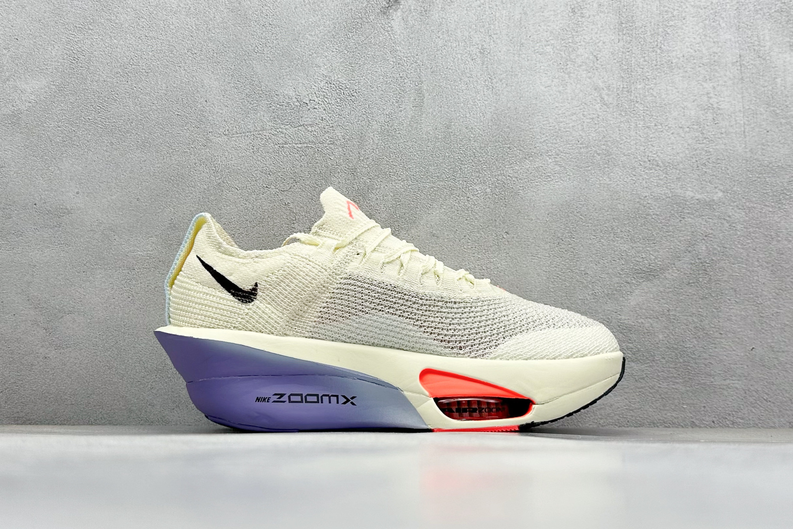 图片[2]-Nike Zoom VaporFly Next 3% \”Prototype\” 超级马拉松跑鞋  #鞋款搭载两个Airzoom缓震配置，中底ZoomX 泡绵从后跟延伸至鞋头，超强回弹性 货号：FD8315-101  尺码：36 36.5 37.5 38 38.5 39 40 40.5 41 42 42.5 43 44 44.5 45-选品中心