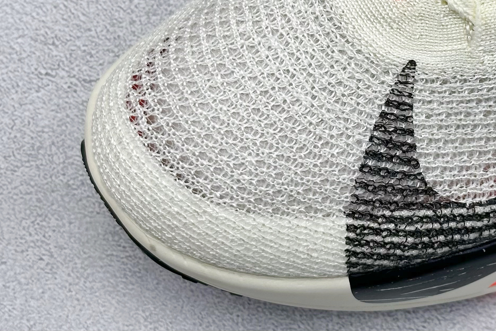 图片[7]-Nike Zoom VaporFly Next 3% \”Prototype\” 超级马拉松跑鞋  #鞋款搭载两个Airzoom缓震配置，中底ZoomX 泡绵从后跟延伸至鞋头，超强回弹性 货号：FD8315-101  尺码：36 36.5 37.5 38 38.5 39 40 40.5 41 42 42.5 43 44 44.5 45-选品中心