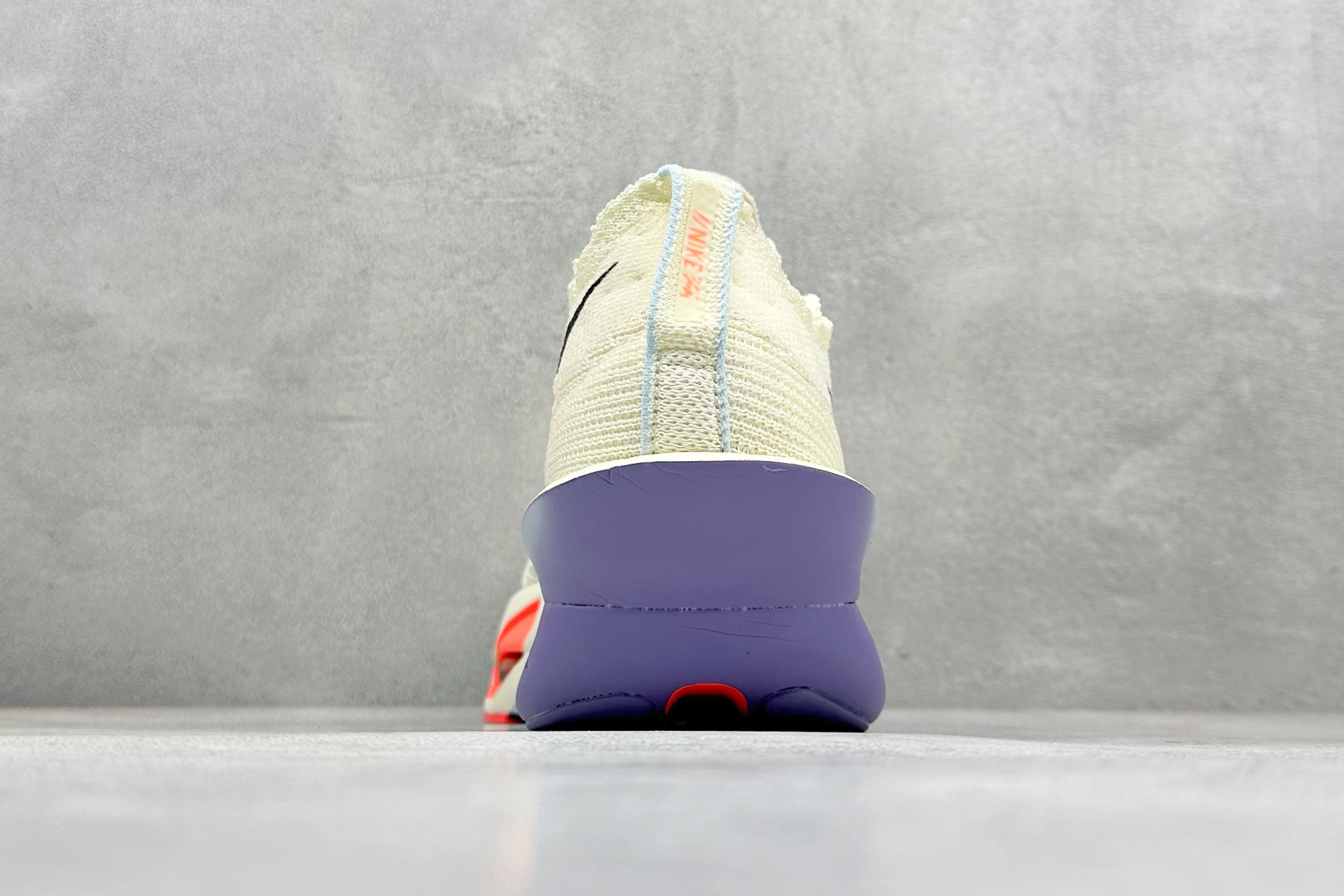 图片[6]-Nike Zoom VaporFly Next 3% \”Prototype\” 超级马拉松跑鞋  #鞋款搭载两个Airzoom缓震配置，中底ZoomX 泡绵从后跟延伸至鞋头，超强回弹性 货号：FD8315-101  尺码：36 36.5 37.5 38 38.5 39 40 40.5 41 42 42.5 43 44 44.5 45-选品中心