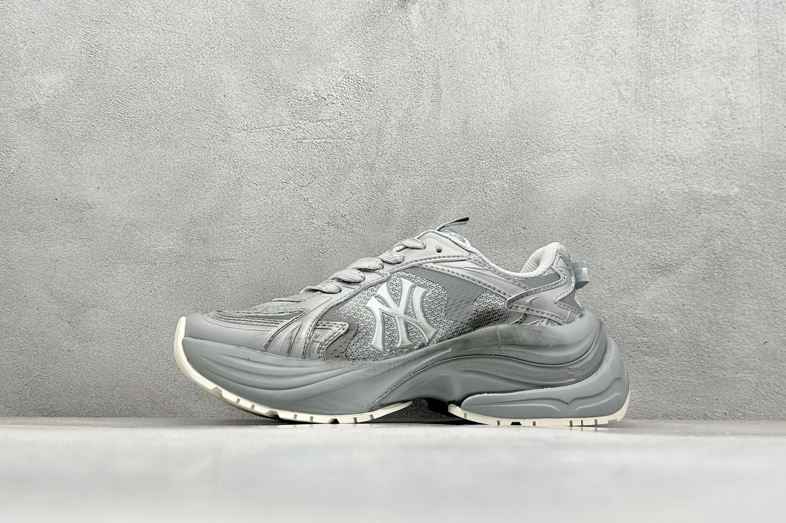NY版 MLB New York Yankees Curve Runner  低帮流浪鞋