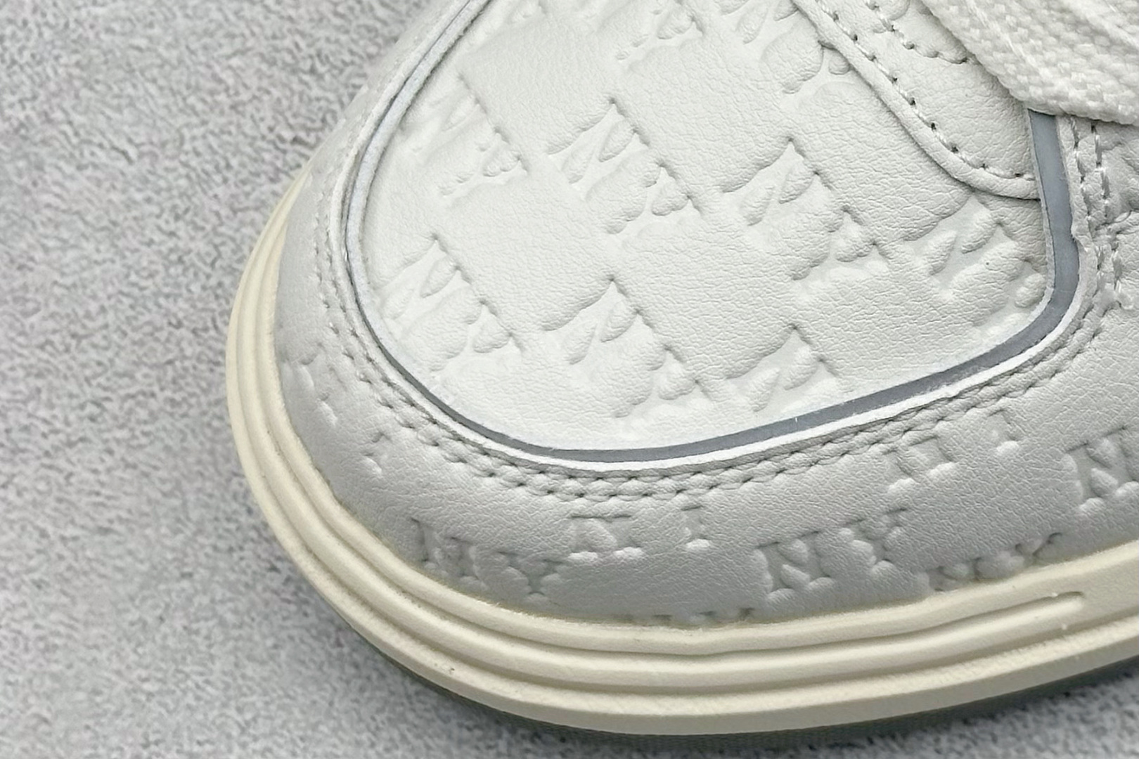 图片[7]-NY平台订单 MLB Chunky Liner 学长鞋系列低帮老爹风轻量增高厚底百搭休闲运动慢跑鞋 春季学院穿搭爆款 Korea韩国限定联名NY美国榄球纽约洋基队 独家一比一RB+MD组合大底 高频后跟小人Logo精准对位立体饱满 正确网布加超迁鞋面 转印中底走线紧密 转印Logo工艺表层防刮不掉色 尺码：35-45-选品中心