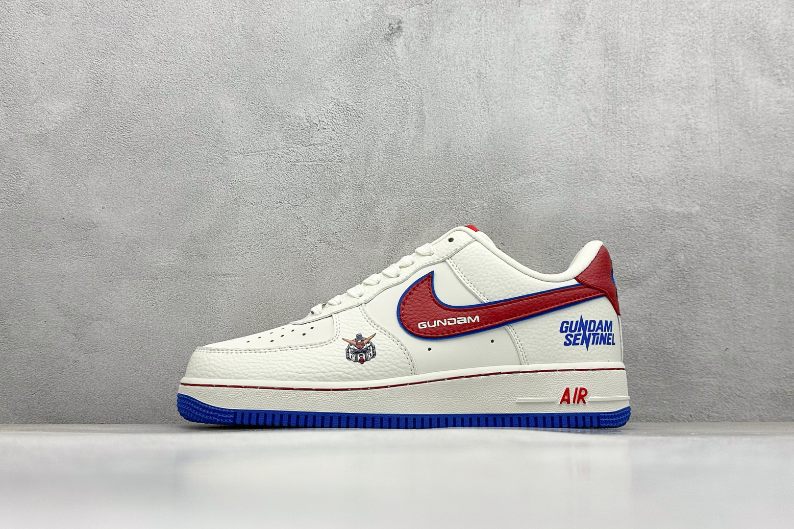 SC版Nike Air Force 1’07 Low 万代联名 白红蓝 空军一号低帮休闲板鞋 SC0601-565