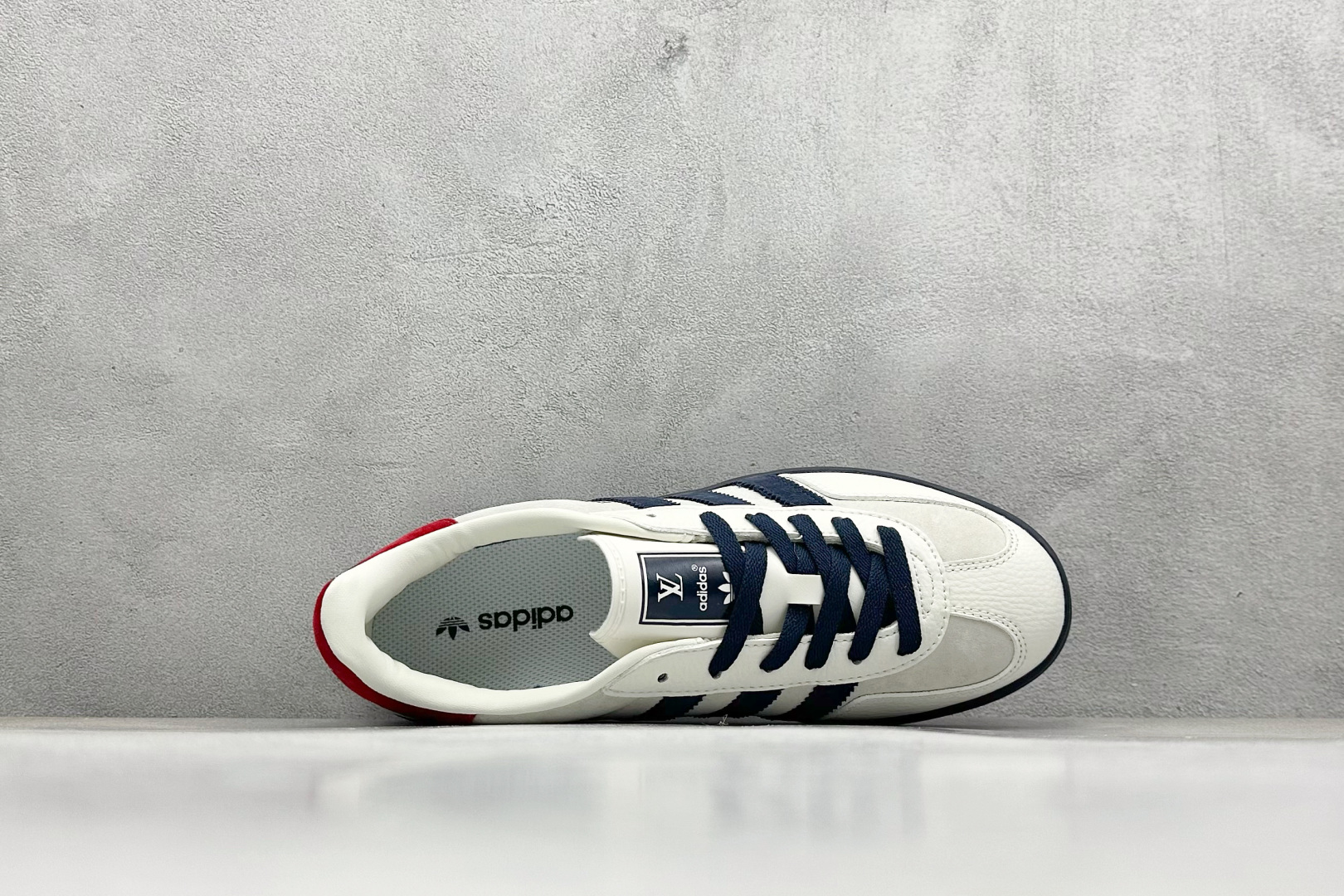 SC版AD SAMBA OG x Louis Vuitton 白蓝 休闲板鞋  SC9207-725