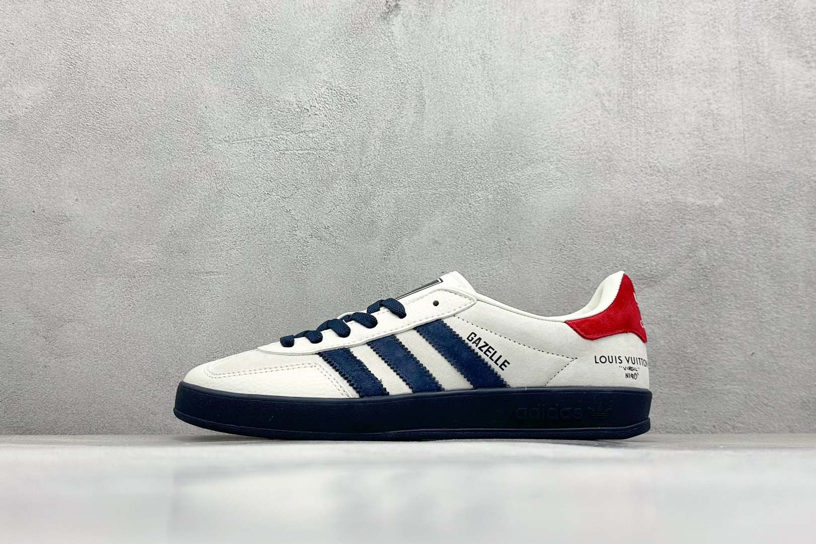 SC版AD SAMBA OG x Louis Vuitton 白蓝 休闲板鞋  SC9207-725