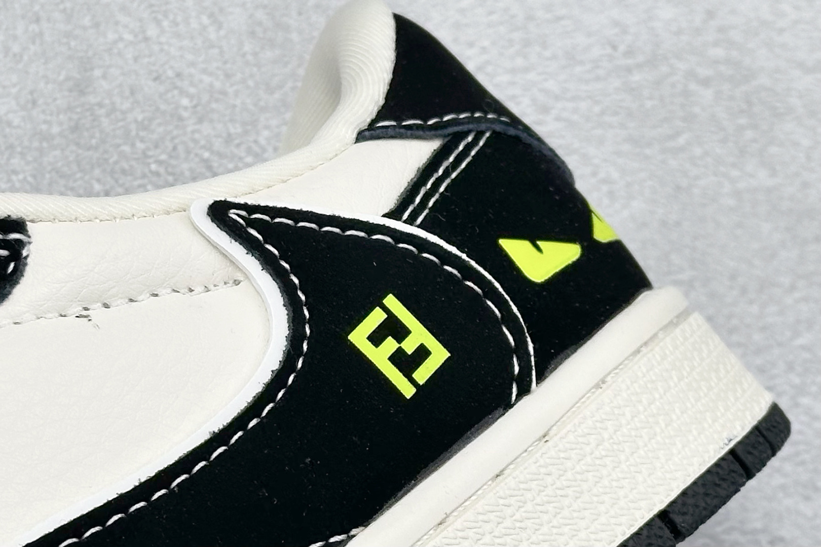 XC版Travis Scott x Fragment Design x Air Jordan 1 Low OG SP AJ1 乔1 芬迪联名 小怪兽 低帮文化休闲板鞋  XS2024-072