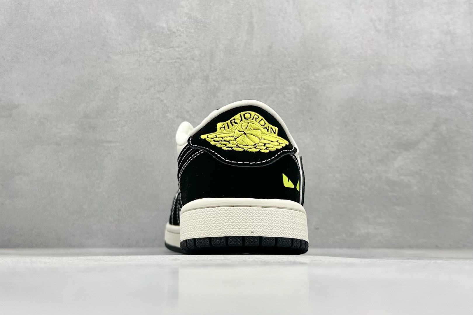 XC版Travis Scott x Fragment Design x Air Jordan 1 Low OG SP AJ1 乔1 芬迪联名 小怪兽 低帮文化休闲板鞋  XS2024-072