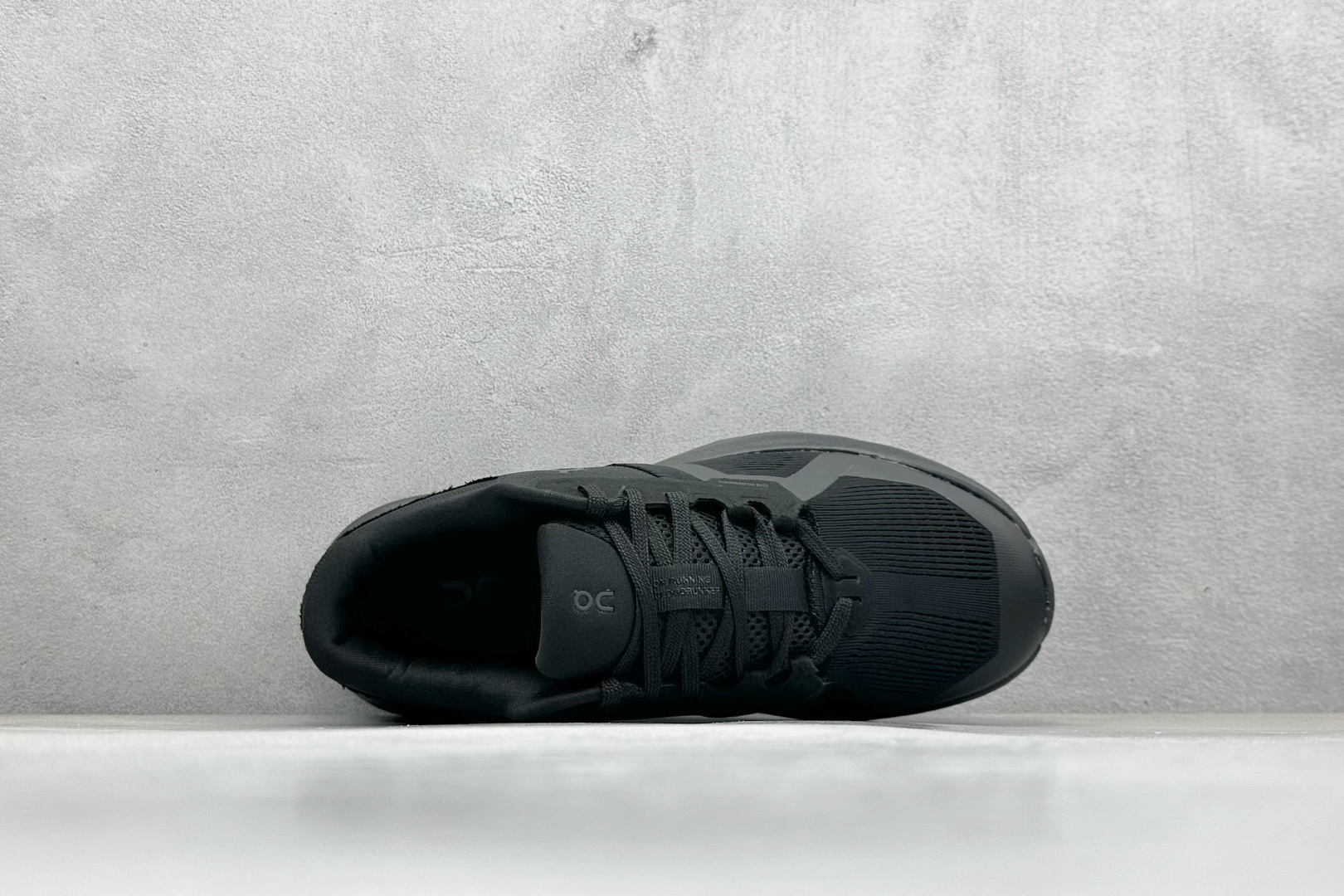 图片[3]-XD版On昂跑 Cloudtilt 2 Waterproof 户外街头机能风跑步鞋 Cloud Hi Edge户外机能融合街头潮流 越界开启全新都市探索 CloudTec®专利科技鞋底搭载耐温耐用革新中底泡棉 同时以摇椅圆弧的机能感轮廓 带来流畅平稳的迈步 轻量透气的工程网格结合环保人造麂皮 衬托出活力醒目的视觉效果 饰有品牌Logo的TPU鞋带扣 让系带方式别具一格 是日常穿搭、旅行和城市探索的理想之选 尺码： 36 36.5 37.5 38 38.5 39 40 40.5 41 42 42.5 43 44 44.5 45-选品中心