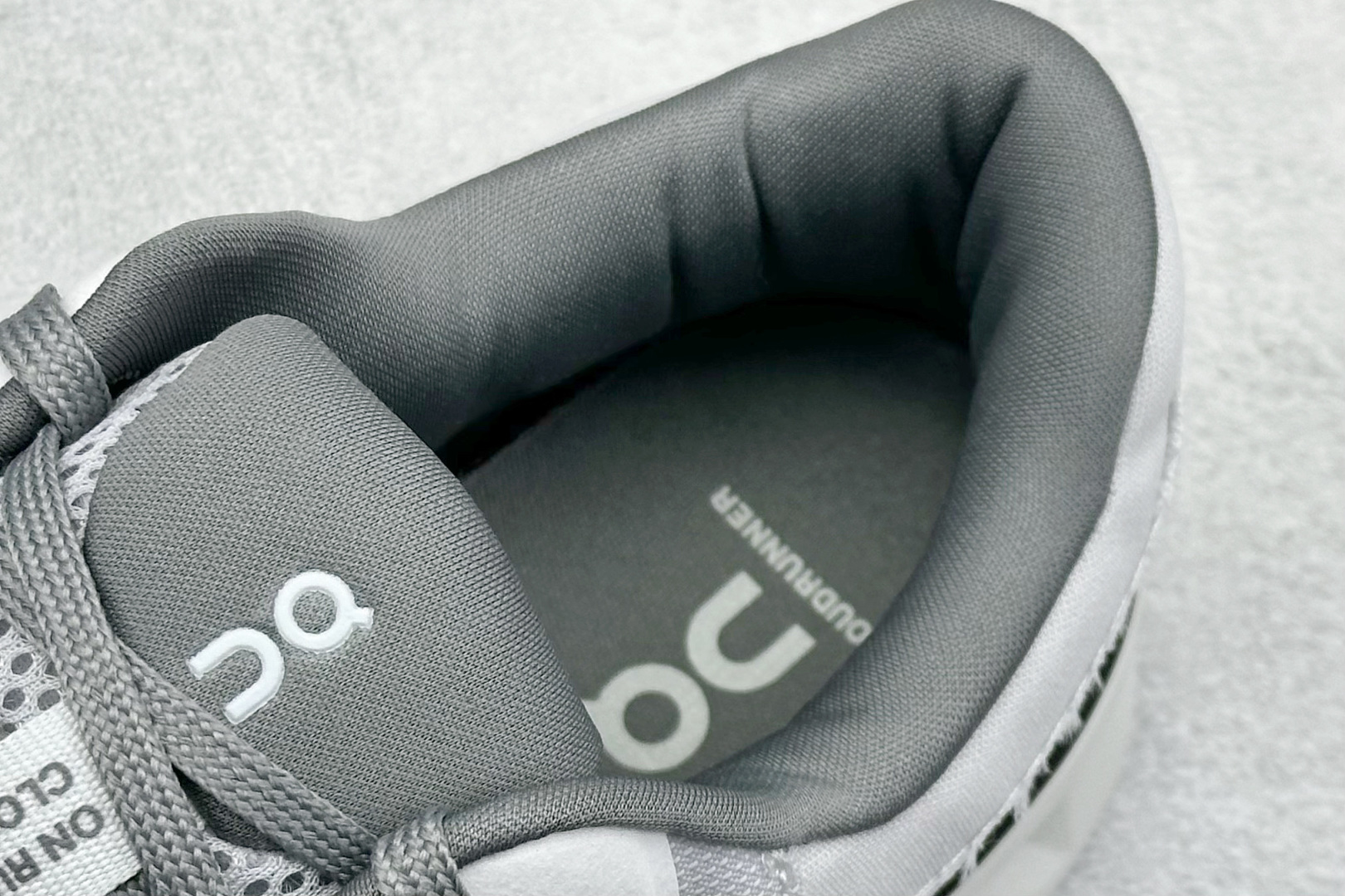 图片[8]-XD版On昂跑 Cloudtilt 2 Waterproof 户外街头机能风跑步鞋 Cloud Hi Edge户外机能融合街头潮流 越界开启全新都市探索 CloudTec®专利科技鞋底搭载耐温耐用革新中底泡棉 同时以摇椅圆弧的机能感轮廓 带来流畅平稳的迈步 轻量透气的工程网格结合环保人造麂皮 衬托出活力醒目的视觉效果 饰有品牌Logo的TPU鞋带扣 让系带方式别具一格 是日常穿搭、旅行和城市探索的理想之选 尺码： 36 36.5 37.5 38 38.5 39 40 40.5 41 42 42.5 43 44 44.5 45-选品中心