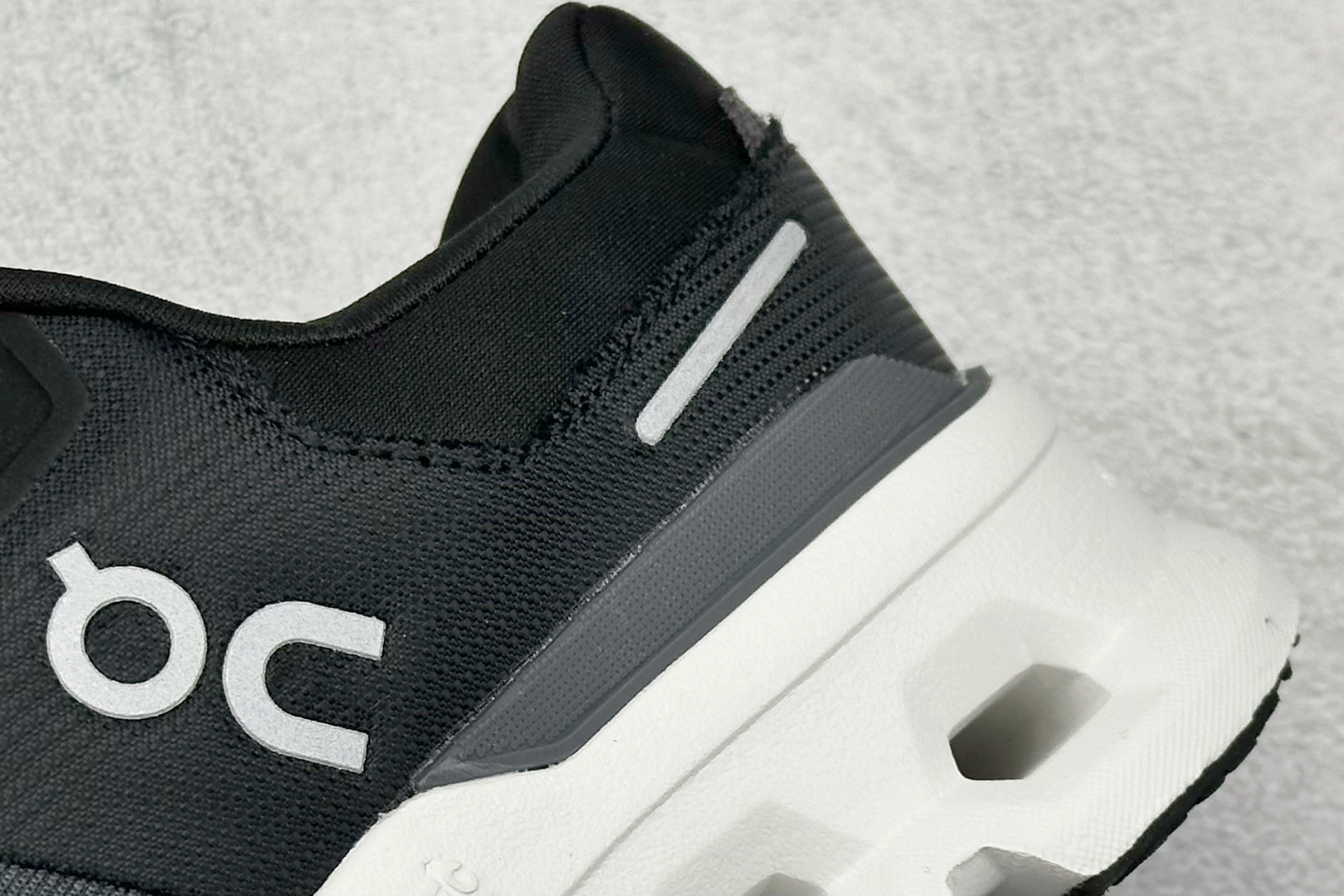 图片[9]-XD版On昂跑 Cloudtilt 2 Waterproof 户外街头机能风跑步鞋 Cloud Hi Edge户外机能融合街头潮流 越界开启全新都市探索 CloudTec®专利科技鞋底搭载耐温耐用革新中底泡棉 同时以摇椅圆弧的机能感轮廓 带来流畅平稳的迈步 轻量透气的工程网格结合环保人造麂皮 衬托出活力醒目的视觉效果 饰有品牌Logo的TPU鞋带扣 让系带方式别具一格 是日常穿搭、旅行和城市探索的理想之选 尺码： 36 36.5 37.5 38 38.5 39 40 40.5 41 42 42.5 43 44 44.5 45-选品中心