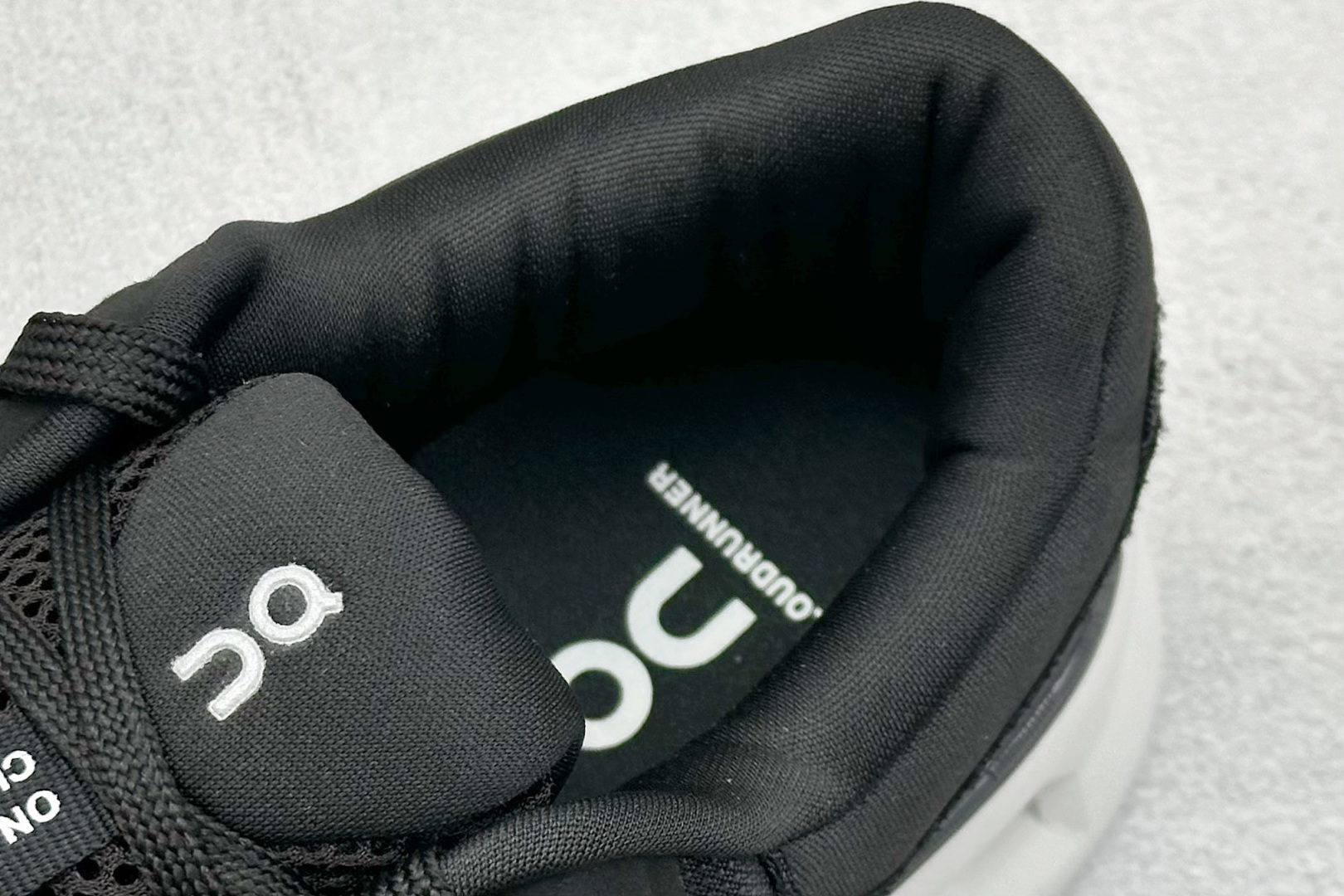 图片[8]-XD版On昂跑 Cloudtilt 2 Waterproof 户外街头机能风跑步鞋 Cloud Hi Edge户外机能融合街头潮流 越界开启全新都市探索 CloudTec®专利科技鞋底搭载耐温耐用革新中底泡棉 同时以摇椅圆弧的机能感轮廓 带来流畅平稳的迈步 轻量透气的工程网格结合环保人造麂皮 衬托出活力醒目的视觉效果 饰有品牌Logo的TPU鞋带扣 让系带方式别具一格 是日常穿搭、旅行和城市探索的理想之选 尺码： 36 36.5 37.5 38 38.5 39 40 40.5 41 42 42.5 43 44 44.5 45-选品中心