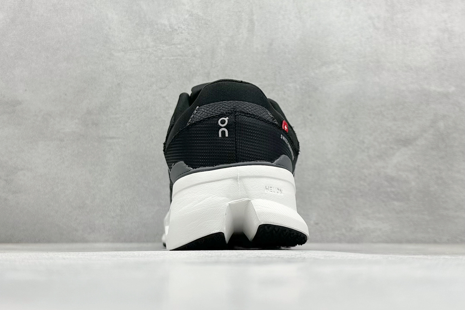 图片[6]-XD版On昂跑 Cloudtilt 2 Waterproof 户外街头机能风跑步鞋 Cloud Hi Edge户外机能融合街头潮流 越界开启全新都市探索 CloudTec®专利科技鞋底搭载耐温耐用革新中底泡棉 同时以摇椅圆弧的机能感轮廓 带来流畅平稳的迈步 轻量透气的工程网格结合环保人造麂皮 衬托出活力醒目的视觉效果 饰有品牌Logo的TPU鞋带扣 让系带方式别具一格 是日常穿搭、旅行和城市探索的理想之选 尺码： 36 36.5 37.5 38 38.5 39 40 40.5 41 42 42.5 43 44 44.5 45-选品中心