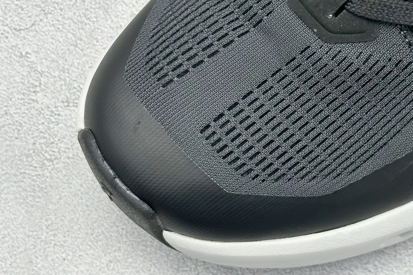 图片[7]-XD版On昂跑 Cloudtilt 2 Waterproof 户外街头机能风跑步鞋 Cloud Hi Edge户外机能融合街头潮流 越界开启全新都市探索 CloudTec®专利科技鞋底搭载耐温耐用革新中底泡棉 同时以摇椅圆弧的机能感轮廓 带来流畅平稳的迈步 轻量透气的工程网格结合环保人造麂皮 衬托出活力醒目的视觉效果 饰有品牌Logo的TPU鞋带扣 让系带方式别具一格 是日常穿搭、旅行和城市探索的理想之选 尺码： 36 36.5 37.5 38 38.5 39 40 40.5 41 42 42.5 43 44 44.5 45-选品中心