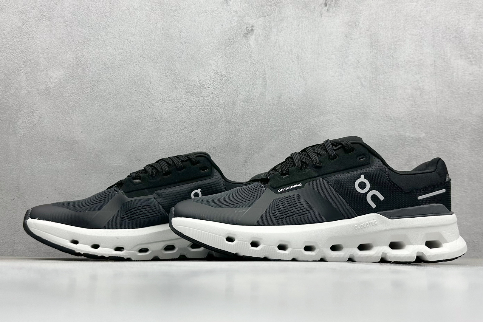 图片[5]-XD版On昂跑 Cloudtilt 2 Waterproof 户外街头机能风跑步鞋 Cloud Hi Edge户外机能融合街头潮流 越界开启全新都市探索 CloudTec®专利科技鞋底搭载耐温耐用革新中底泡棉 同时以摇椅圆弧的机能感轮廓 带来流畅平稳的迈步 轻量透气的工程网格结合环保人造麂皮 衬托出活力醒目的视觉效果 饰有品牌Logo的TPU鞋带扣 让系带方式别具一格 是日常穿搭、旅行和城市探索的理想之选 尺码： 36 36.5 37.5 38 38.5 39 40 40.5 41 42 42.5 43 44 44.5 45-选品中心