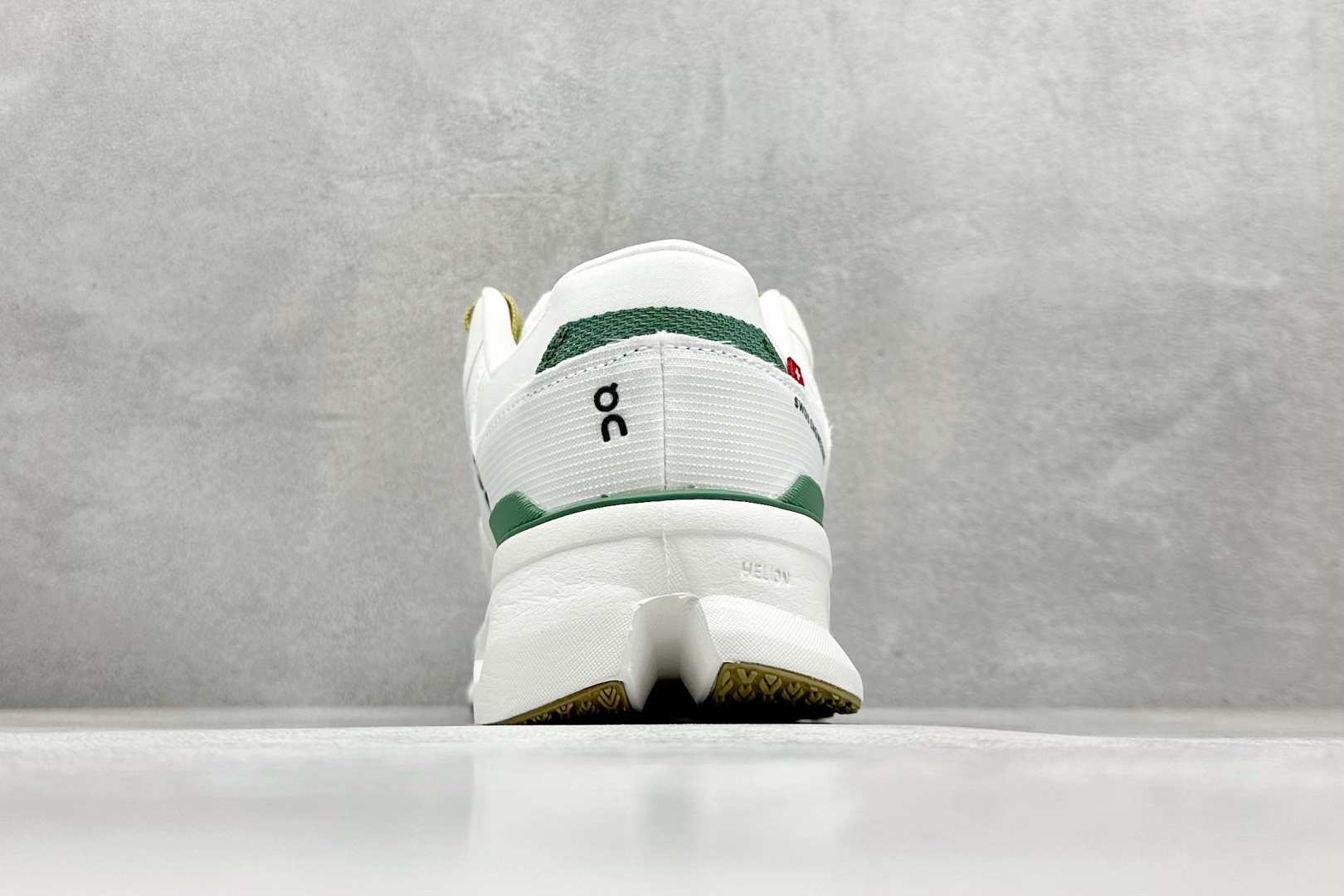 图片[6]-XD版On昂跑 Cloudtilt 2 Waterproof 户外街头机能风跑步鞋 Cloud Hi Edge户外机能融合街头潮流 越界开启全新都市探索 CloudTec®专利科技鞋底搭载耐温耐用革新中底泡棉 同时以摇椅圆弧的机能感轮廓 带来流畅平稳的迈步 轻量透气的工程网格结合环保人造麂皮 衬托出活力醒目的视觉效果 饰有品牌Logo的TPU鞋带扣 让系带方式别具一格 是日常穿搭、旅行和城市探索的理想之选 尺码： 36 36.5 37.5 38 38.5 39 40 40.5 41 42 42.5 43 44 44.5 45-选品中心