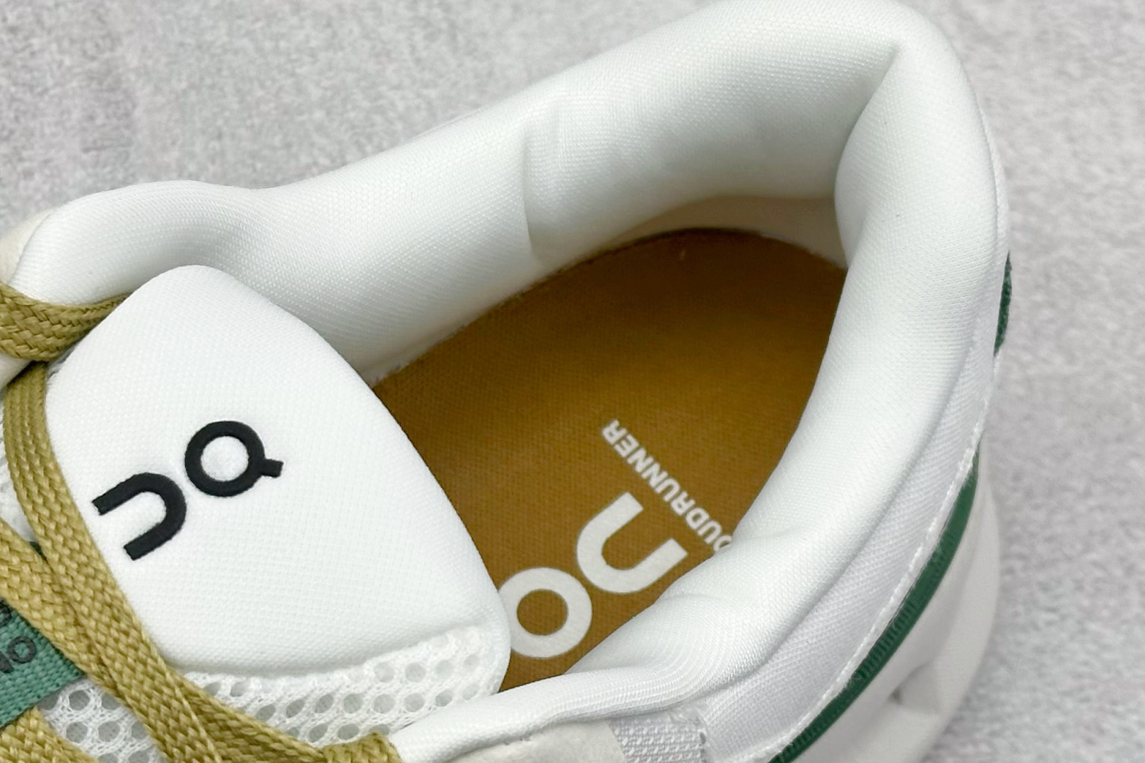 图片[8]-XD版On昂跑 Cloudtilt 2 Waterproof 户外街头机能风跑步鞋 Cloud Hi Edge户外机能融合街头潮流 越界开启全新都市探索 CloudTec®专利科技鞋底搭载耐温耐用革新中底泡棉 同时以摇椅圆弧的机能感轮廓 带来流畅平稳的迈步 轻量透气的工程网格结合环保人造麂皮 衬托出活力醒目的视觉效果 饰有品牌Logo的TPU鞋带扣 让系带方式别具一格 是日常穿搭、旅行和城市探索的理想之选 尺码： 36 36.5 37.5 38 38.5 39 40 40.5 41 42 42.5 43 44 44.5 45-选品中心