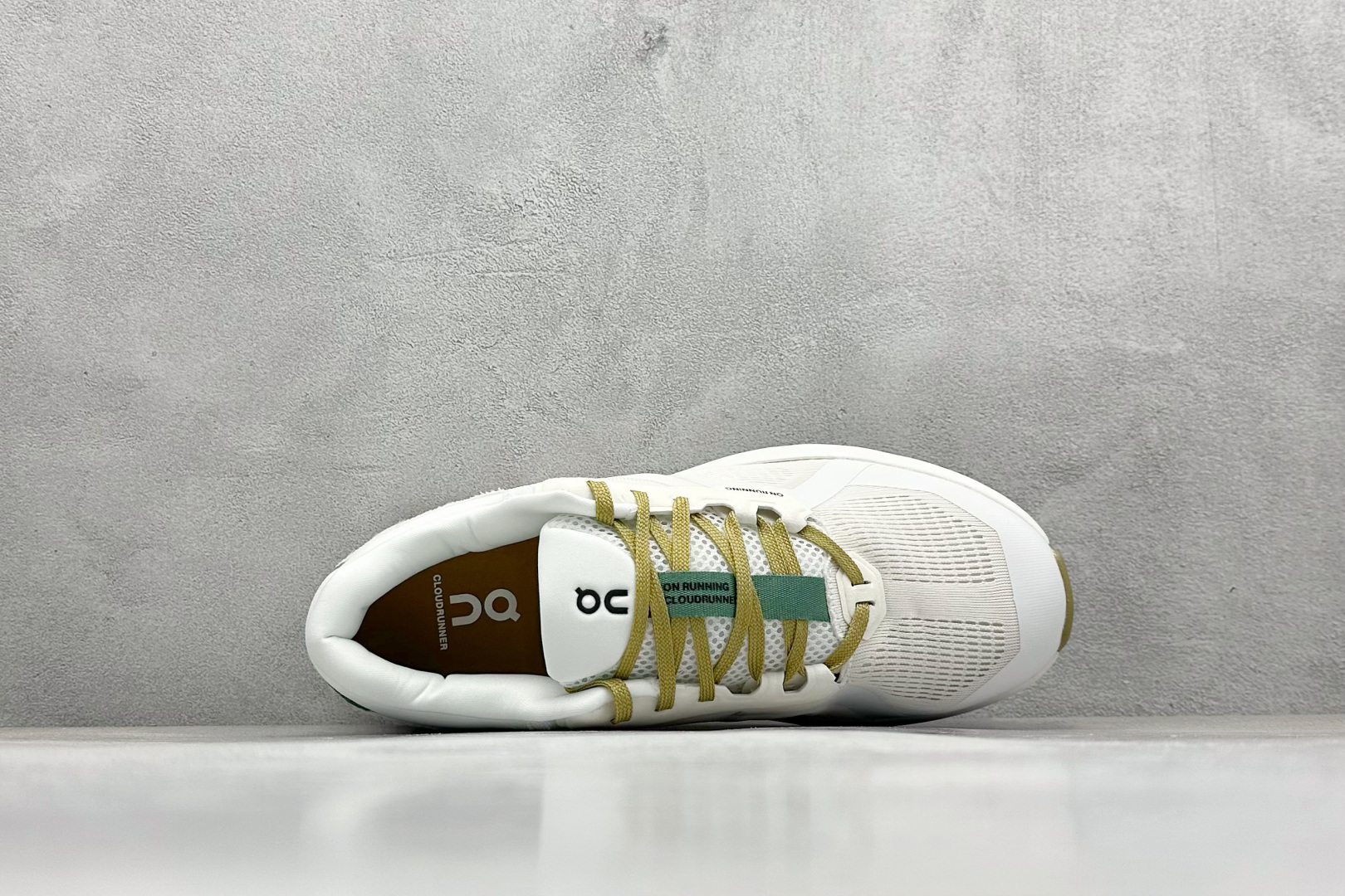 图片[3]-XD版On昂跑 Cloudtilt 2 Waterproof 户外街头机能风跑步鞋 Cloud Hi Edge户外机能融合街头潮流 越界开启全新都市探索 CloudTec®专利科技鞋底搭载耐温耐用革新中底泡棉 同时以摇椅圆弧的机能感轮廓 带来流畅平稳的迈步 轻量透气的工程网格结合环保人造麂皮 衬托出活力醒目的视觉效果 饰有品牌Logo的TPU鞋带扣 让系带方式别具一格 是日常穿搭、旅行和城市探索的理想之选 尺码： 36 36.5 37.5 38 38.5 39 40 40.5 41 42 42.5 43 44 44.5 45-选品中心