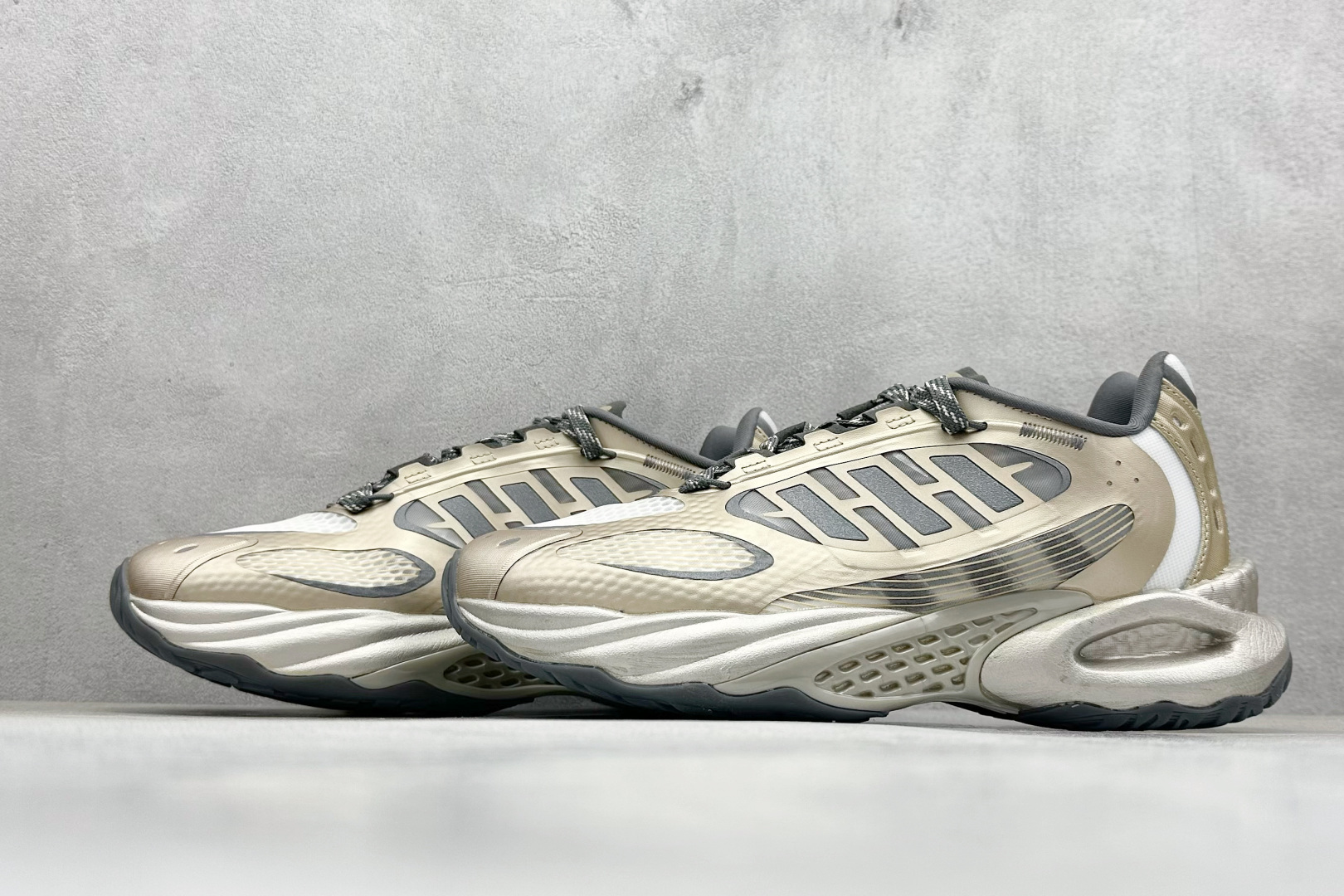 AdidCLIMACOOL XLG 4.0 复古休闲老爹鞋 JQ4947